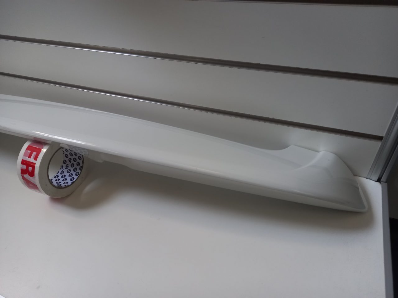 Genuine Rear Spoiler Assy Kia Sorento XM 2009 - 2012 Used