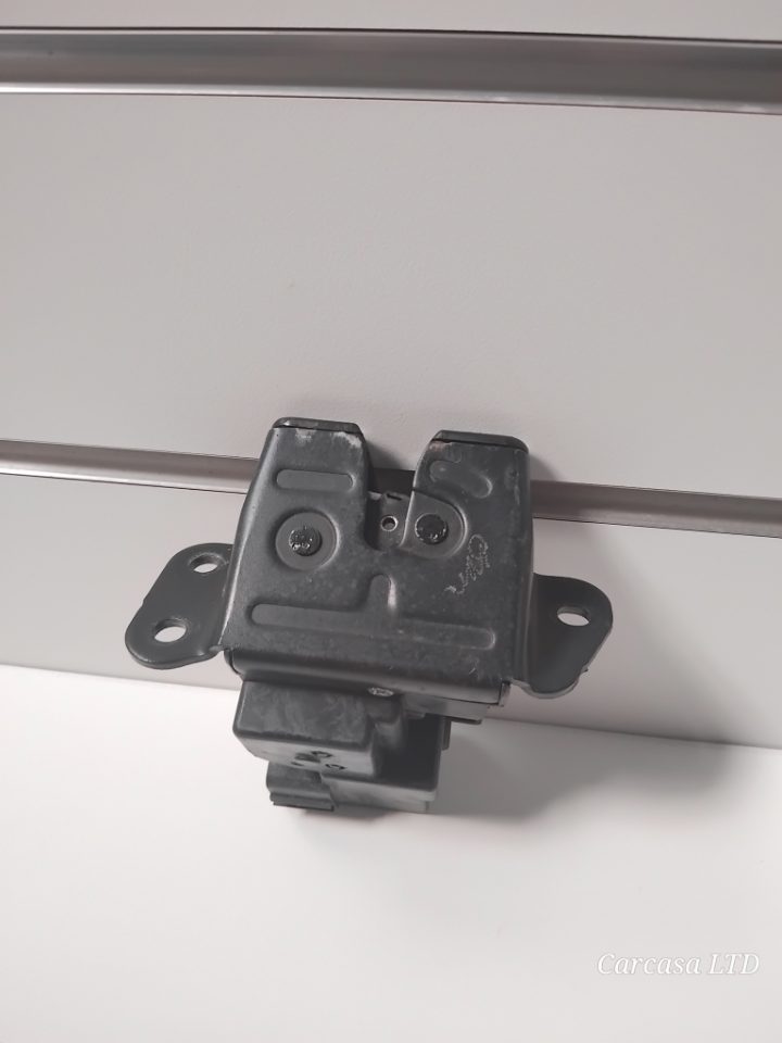 Genuine Trunk Boot Latch Kia Sorento XM 2011 - 2013 Used