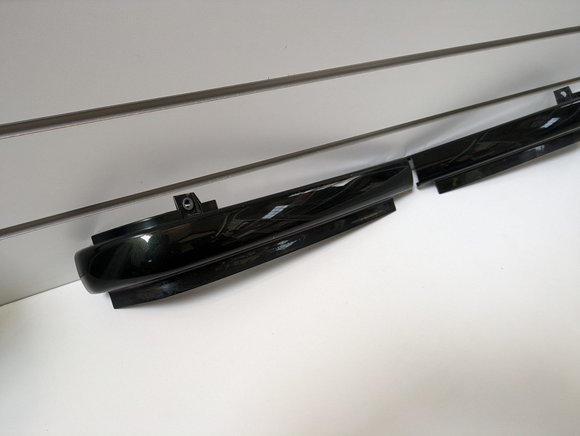 Genuine LH & RH Finisher Trim Molding Land Rover Discovery L318 1998 - 2001 Used