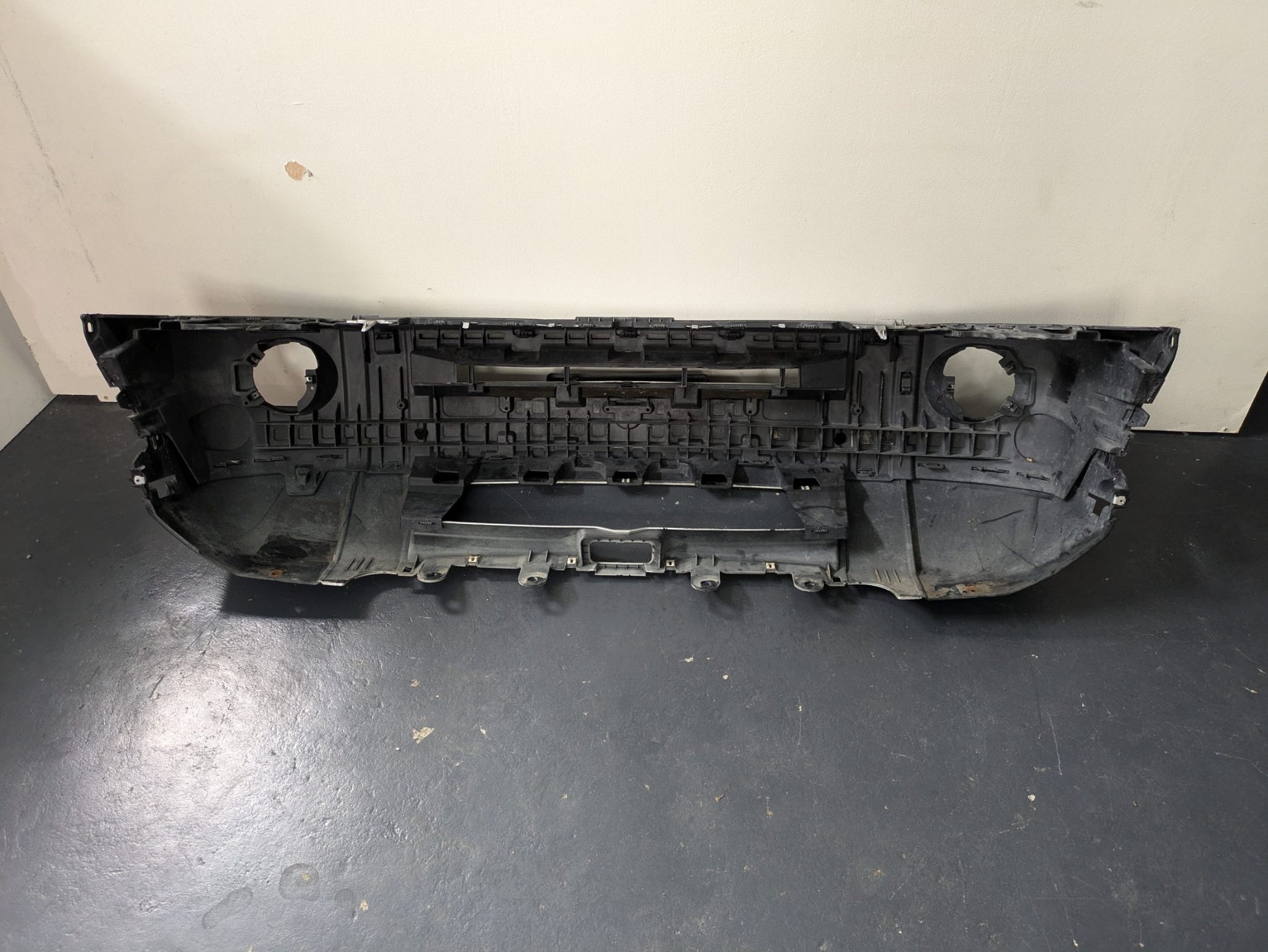 Genuine Front Bumper Land Rover Discovery L319 LR3 2004 - 2008 Used