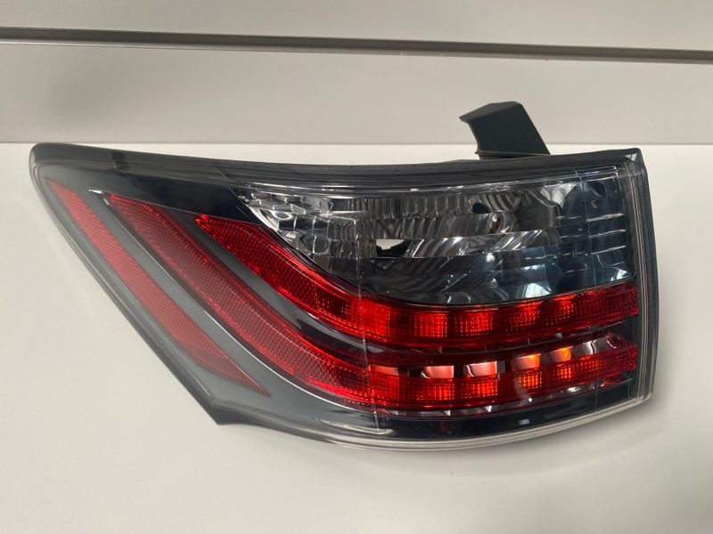 Genuine LH Outer Taillight Lexus CT200h 2011-2017 Used