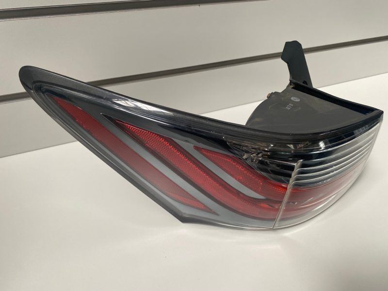 Genuine LH Outer Taillight Lexus CT200h 2011-2017 Used