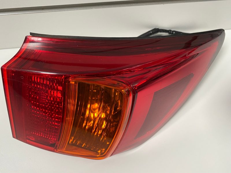 Genuine RH Taillight Lexus Is Facelift XE20 2008-2013 Used