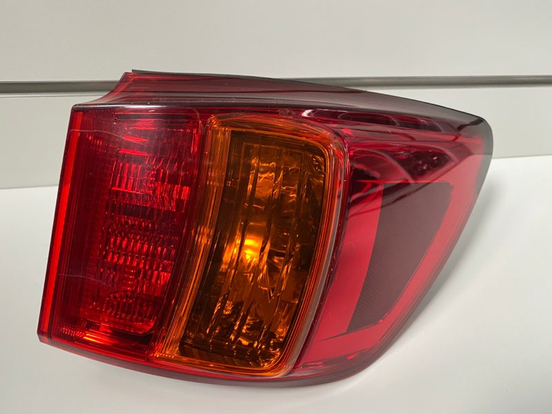 Genuine RH Taillight Lexus Is Facelift XE20 2008-2013 Used