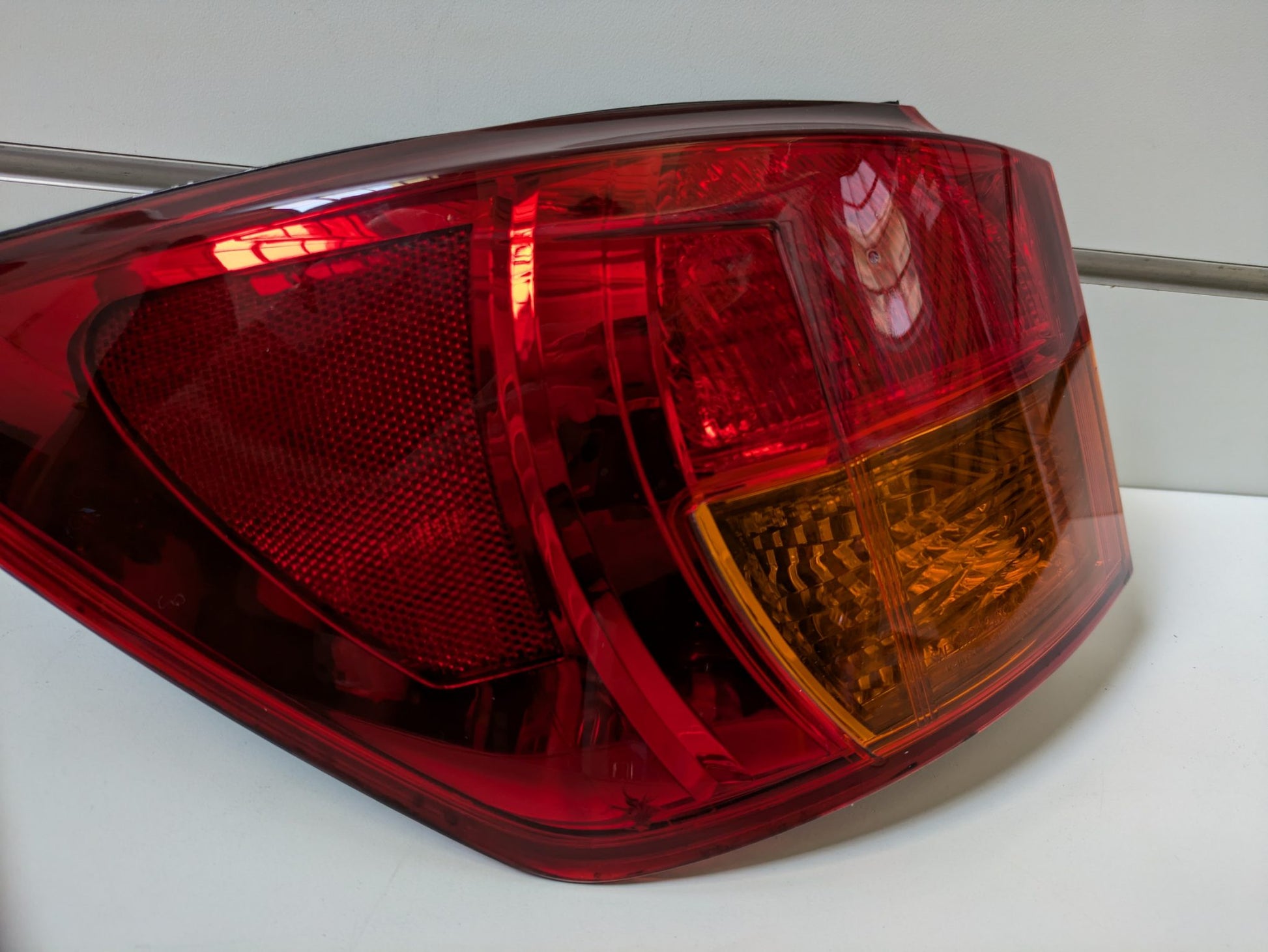 Genuine Left outer Tail light Lexus IS Pre Facelift XE20 2005-2008 Used