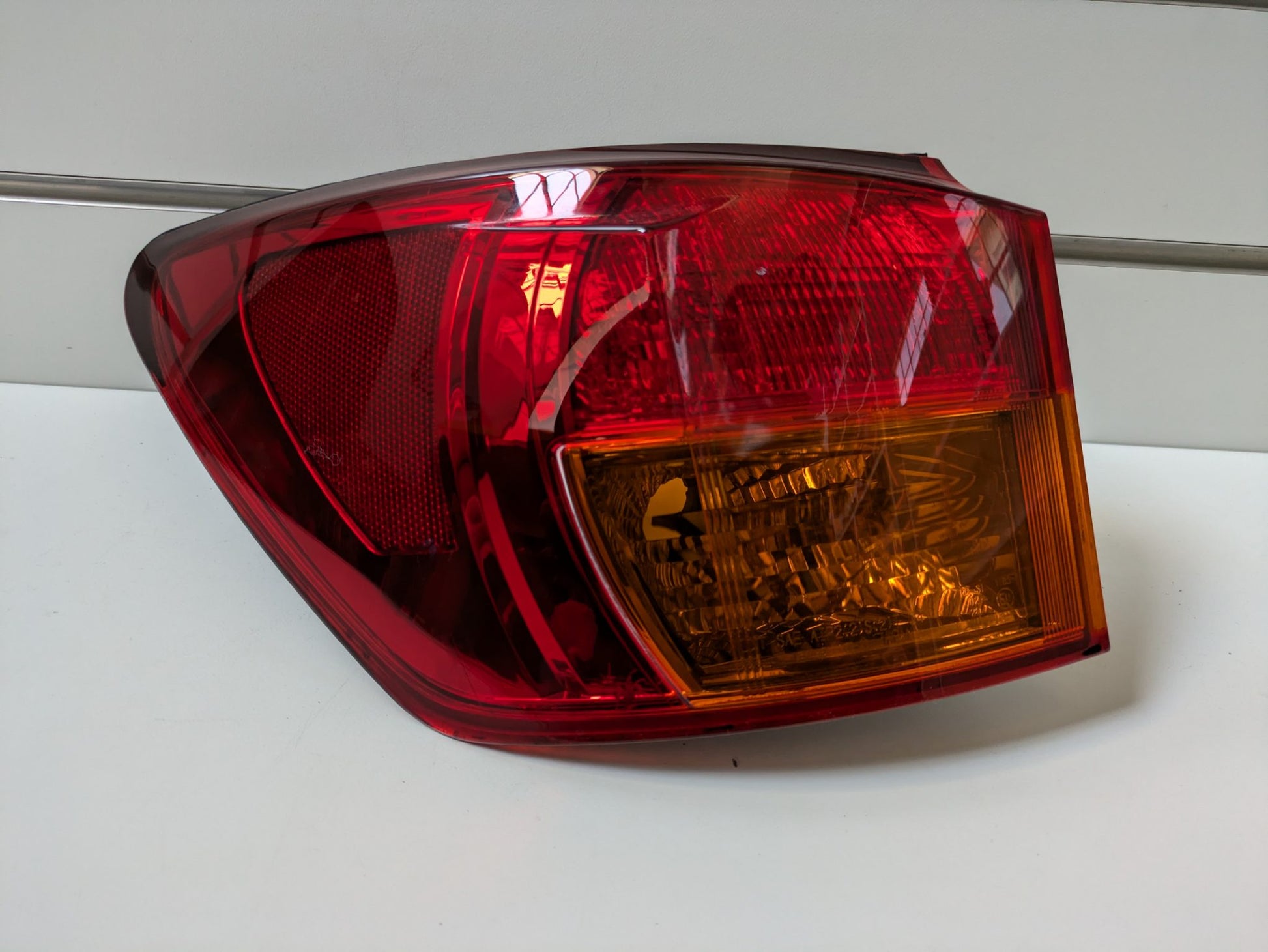 Genuine Left outer Tail light Lexus IS Pre Facelift XE20 2005-2008 Used