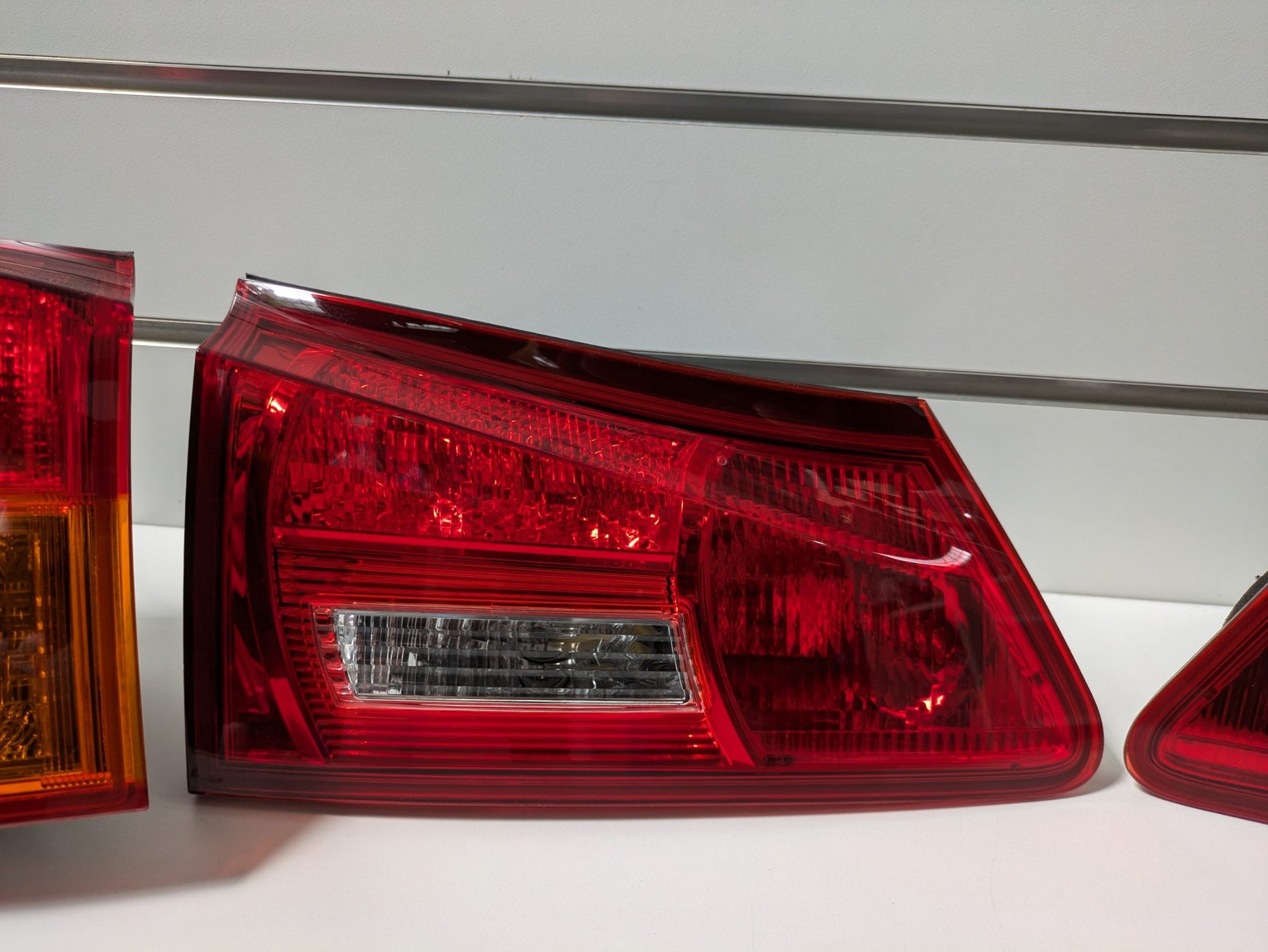 Genuine Taillight Set Lexus IS Pre-Facelift XE20 2005-2008 Used