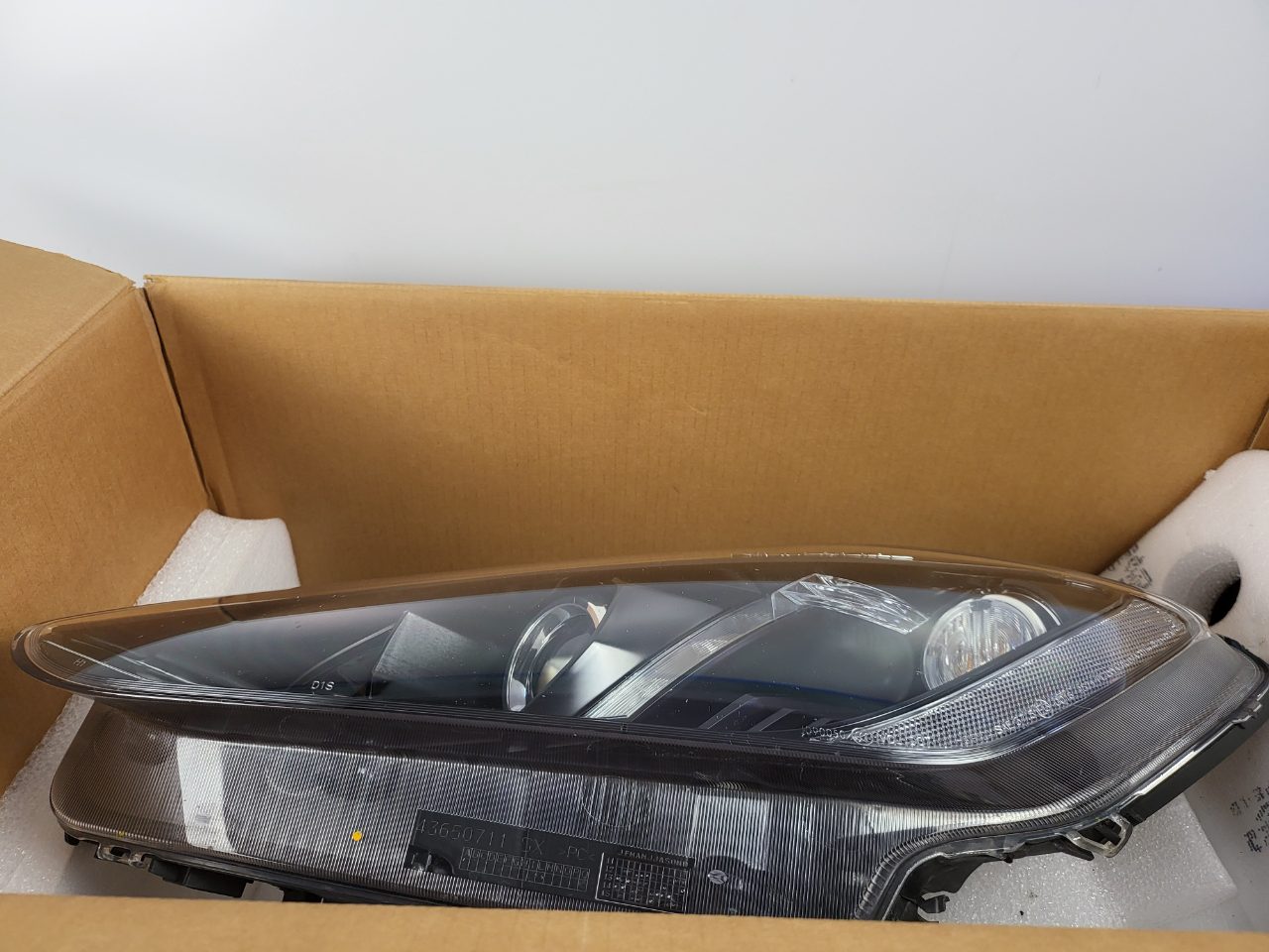 Genuine LH Headlight Maserati GranTurismo Mc Stradale &amp; Sport FL 2013 - 2019 Used