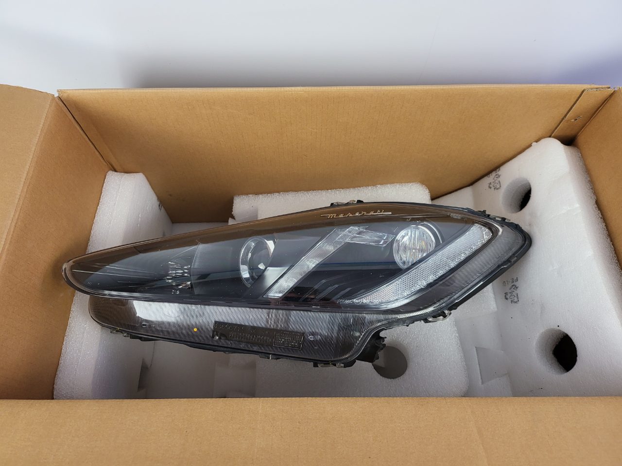 Genuine LH Headlight Maserati GranTurismo Mc Stradale &amp; Sport FL 2013 - 2019 Used