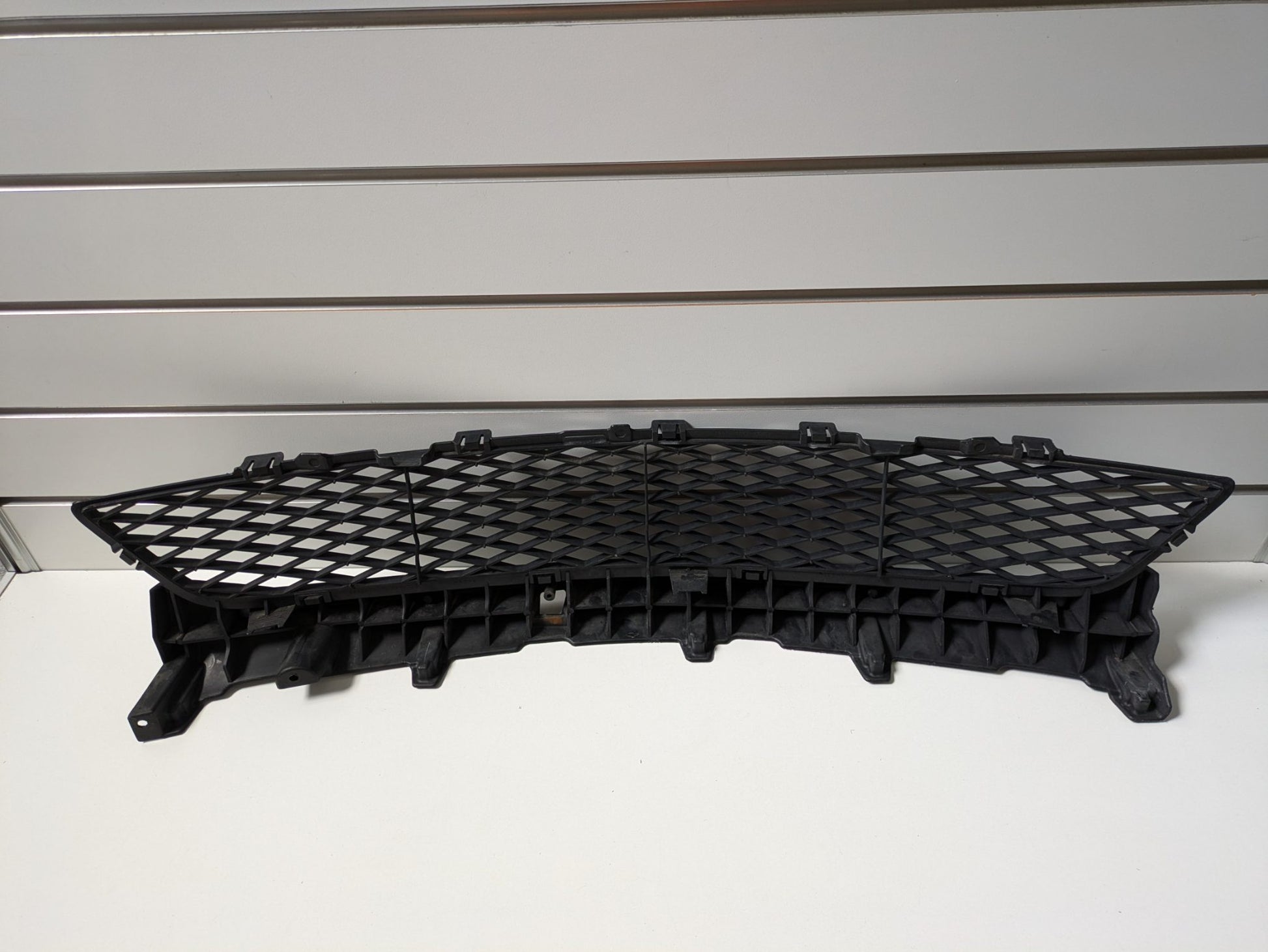 Genuine Front Bumper Grill Mazda 3 Axela BK 2004 – 2006 Used