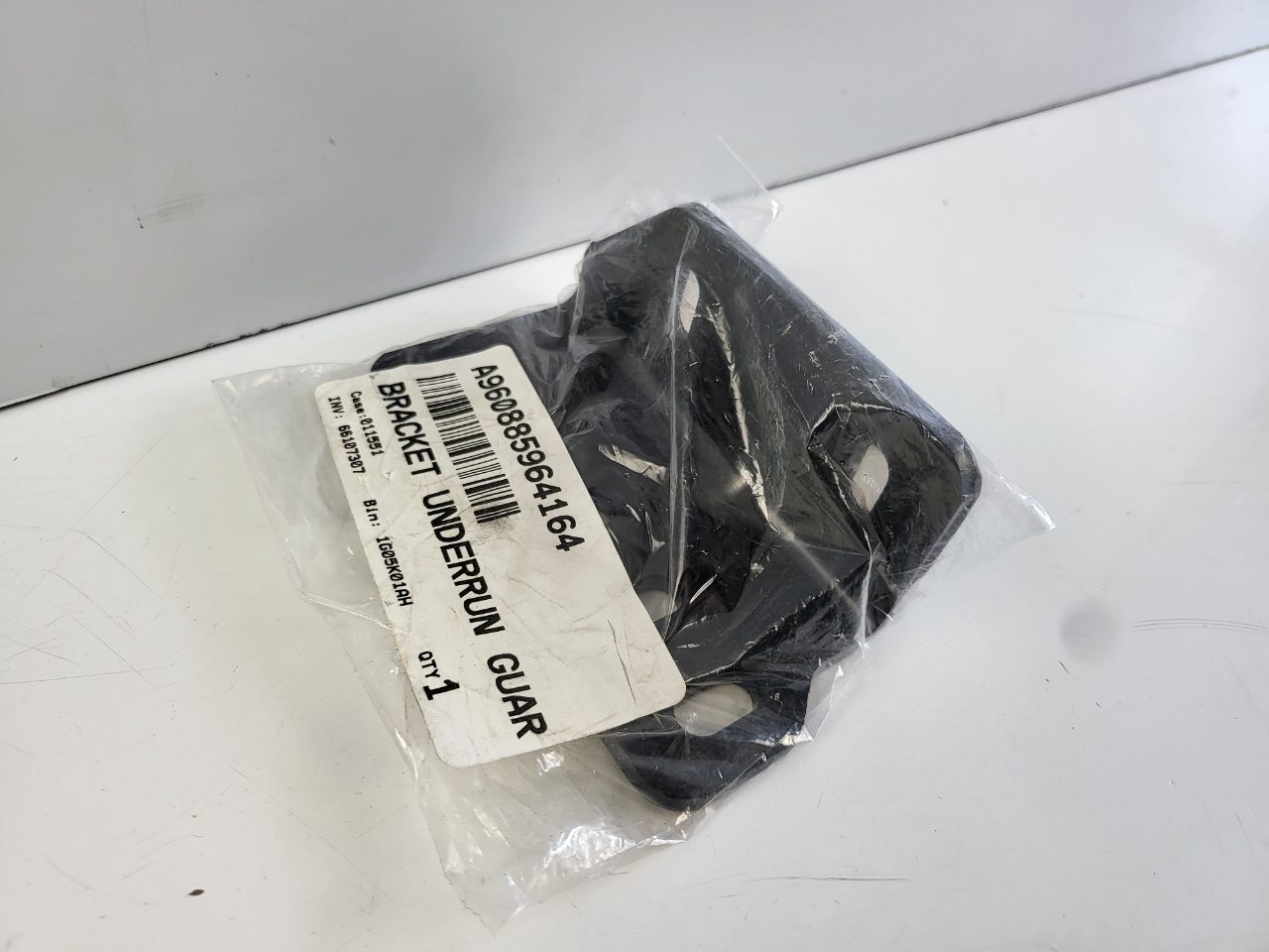 Genuine LH NS Underride Guard Bracket Mercedes Actros MP5 2546 2651 New