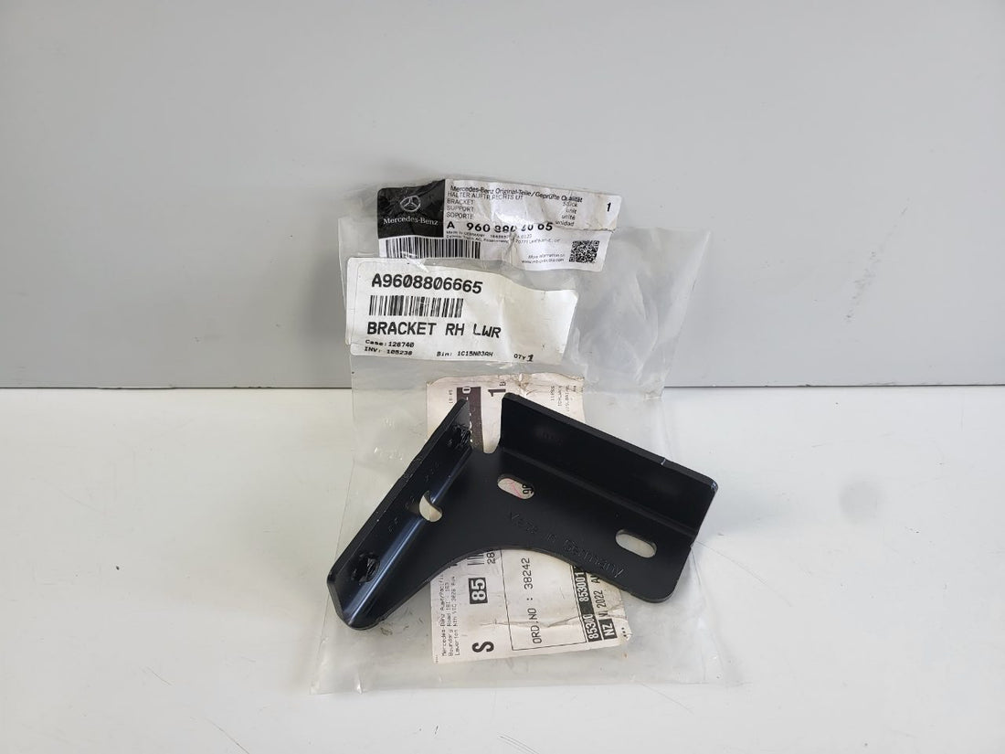 Genuine Lower Right Support Bumper Bracket Mercedes Actros MP5 2546 2651 New