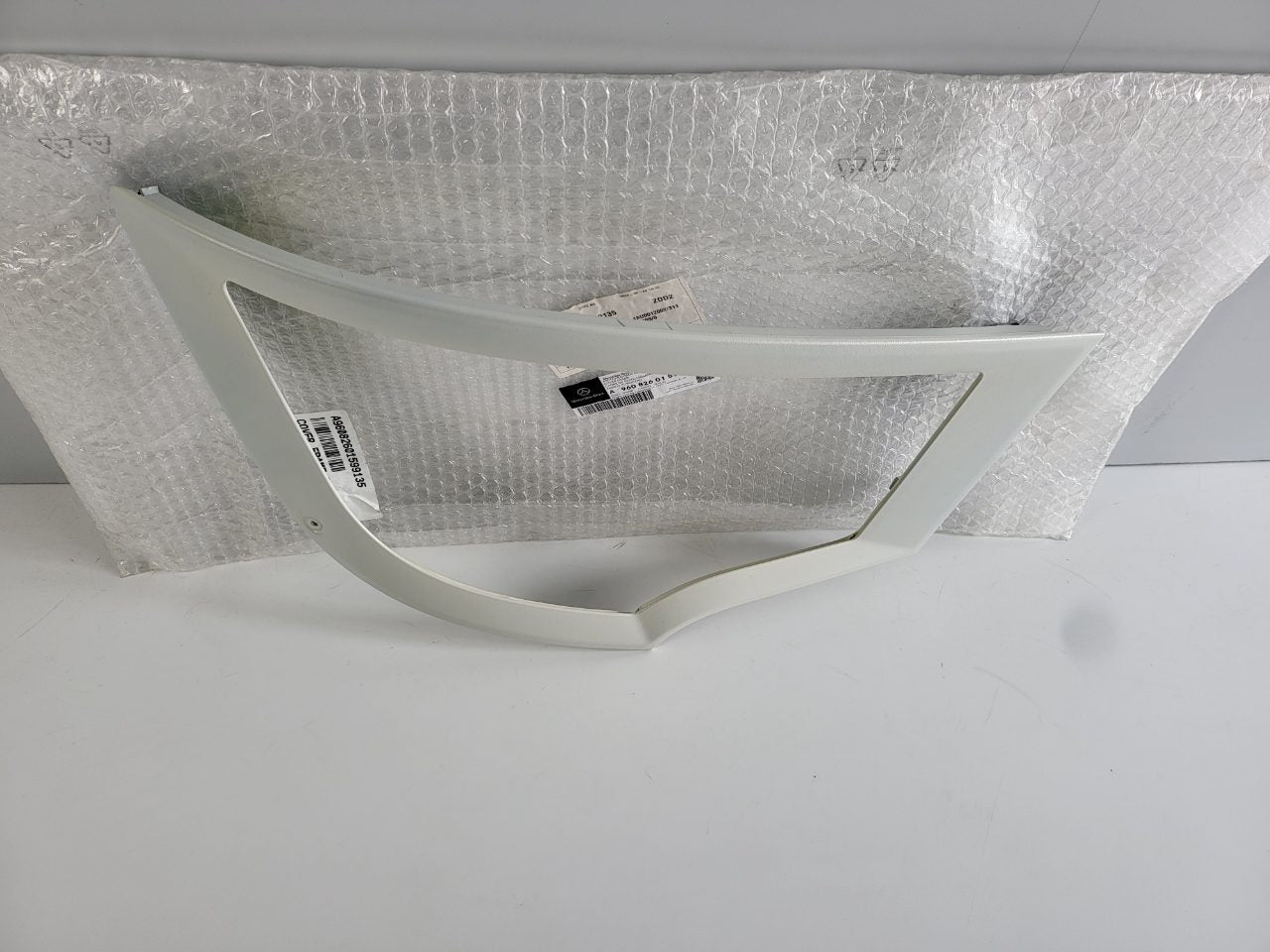 Genuine RH Front Bumper Grill Spoiler Molding Mercedes Actros MP5 2546 2651 2018-2025 New
