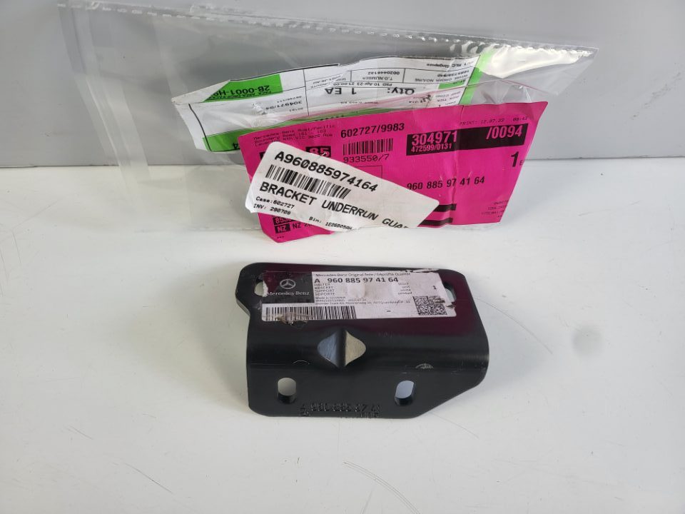 Genuine RH Underride Guard Bracket Mercedes Actros MP5 2546 2651 New