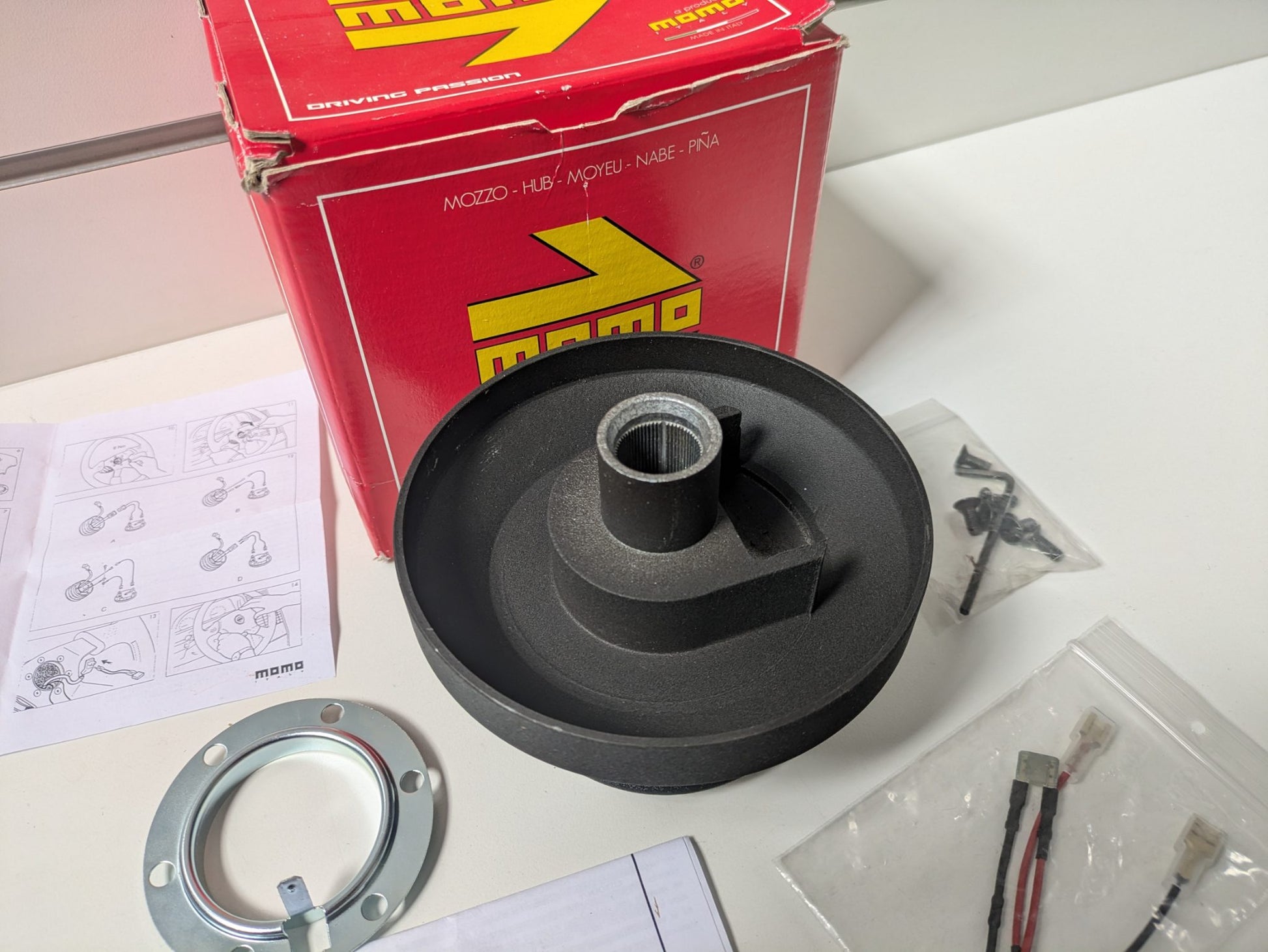 MOMO ITALY HUB BOSS KIT Mini Cooper S One R55 R56 R57 R58 R59 New