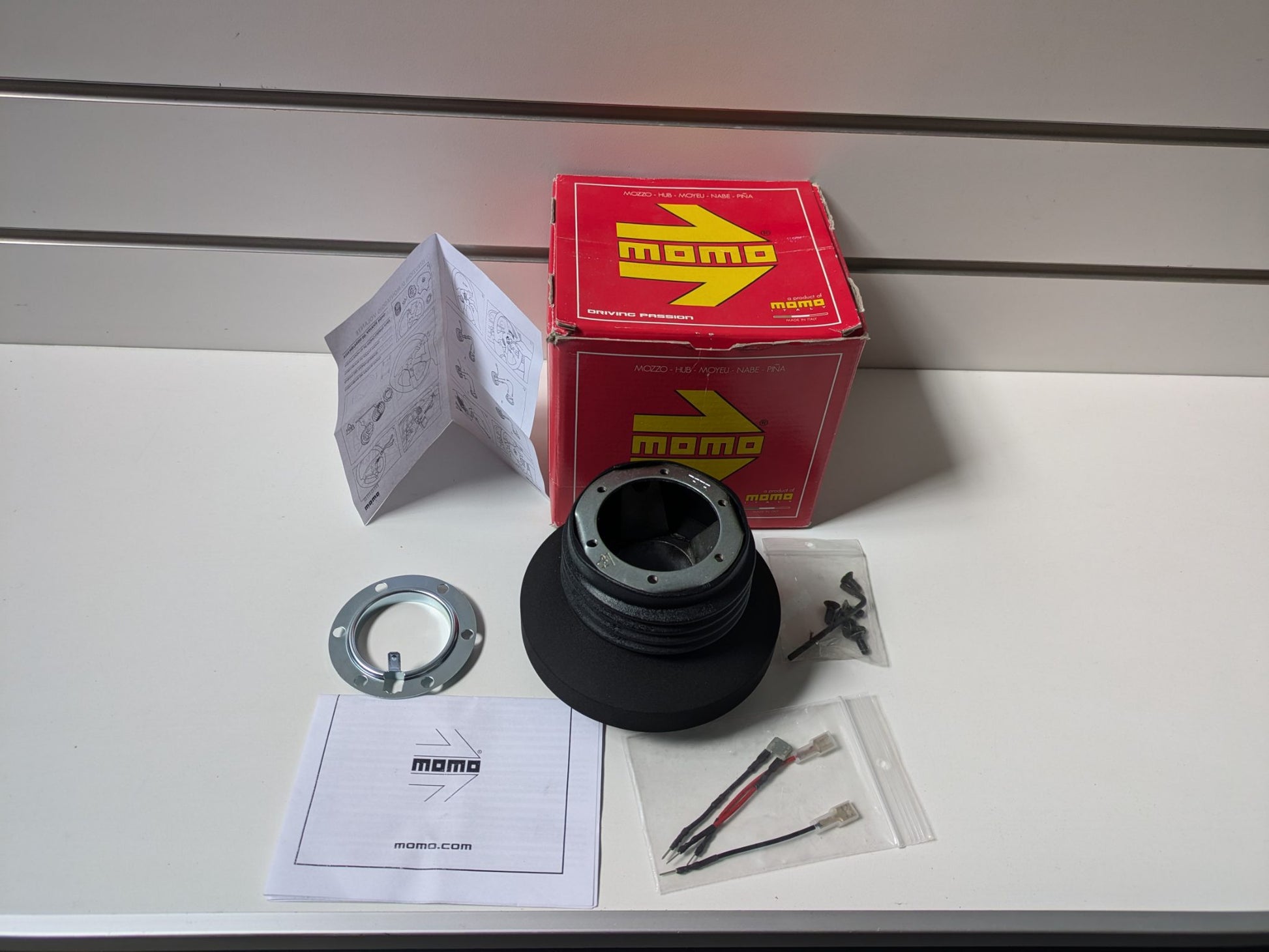 MOMO ITALY HUB BOSS KIT Mini Cooper S One R55 R56 R57 R58 R59 New