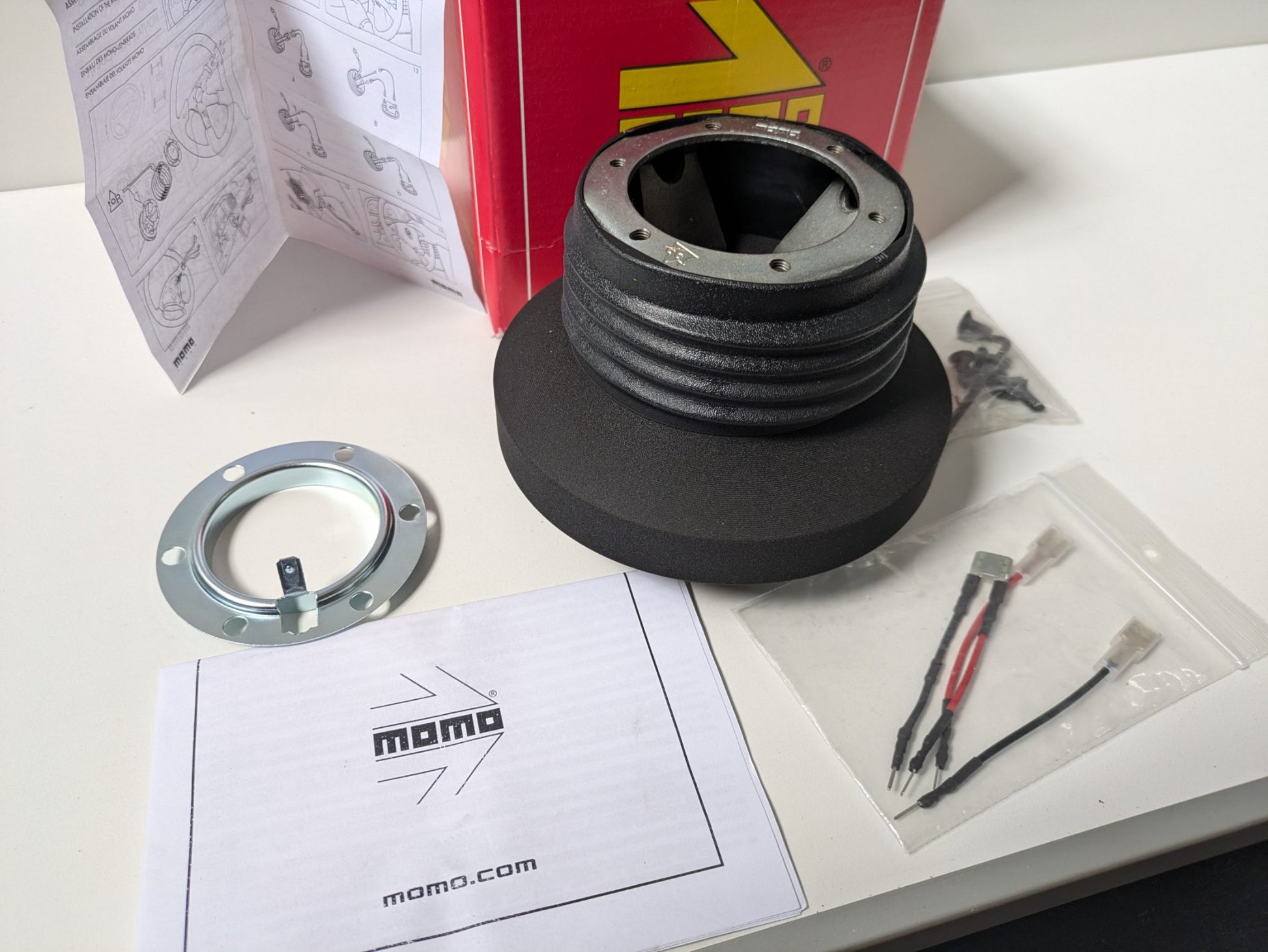 MOMO ITALY HUB BOSS KIT Mini Cooper S One R55 R56 R57 R58 R59 New