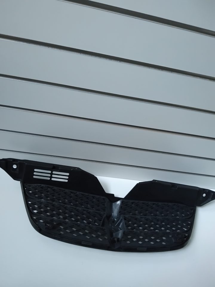 Genuine Grill Mitsubishi Airtrek Turbo CU ZE ZF 2001–2008 Used