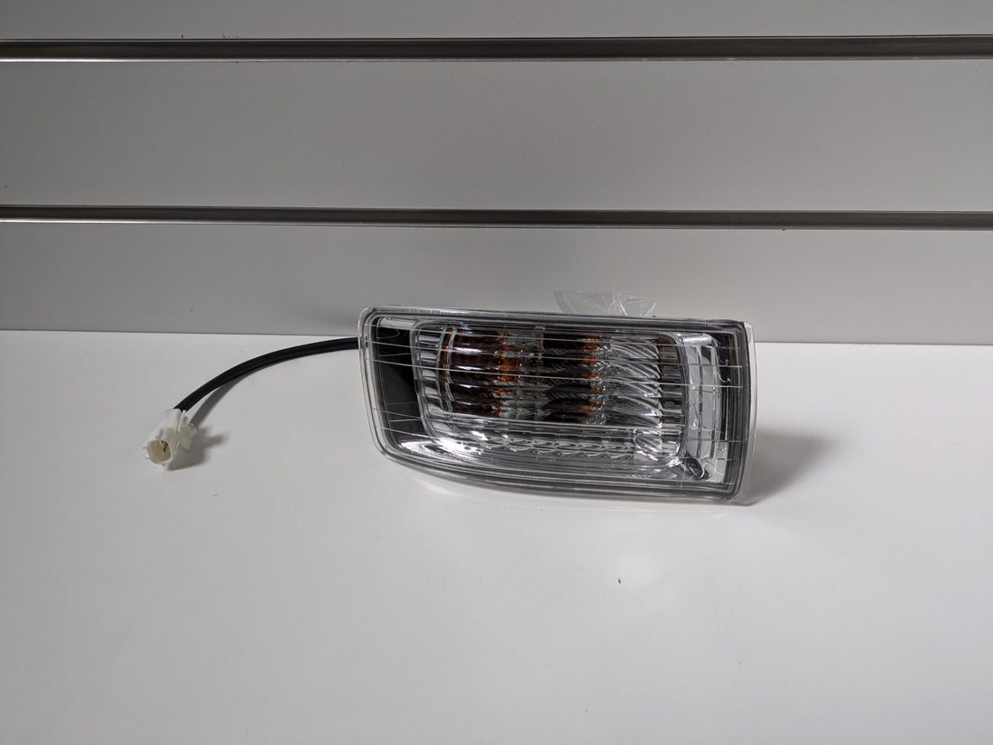 Genuine RH Fog Light Mitsubishi Chariot Grandis UG 1997 - 2003 New