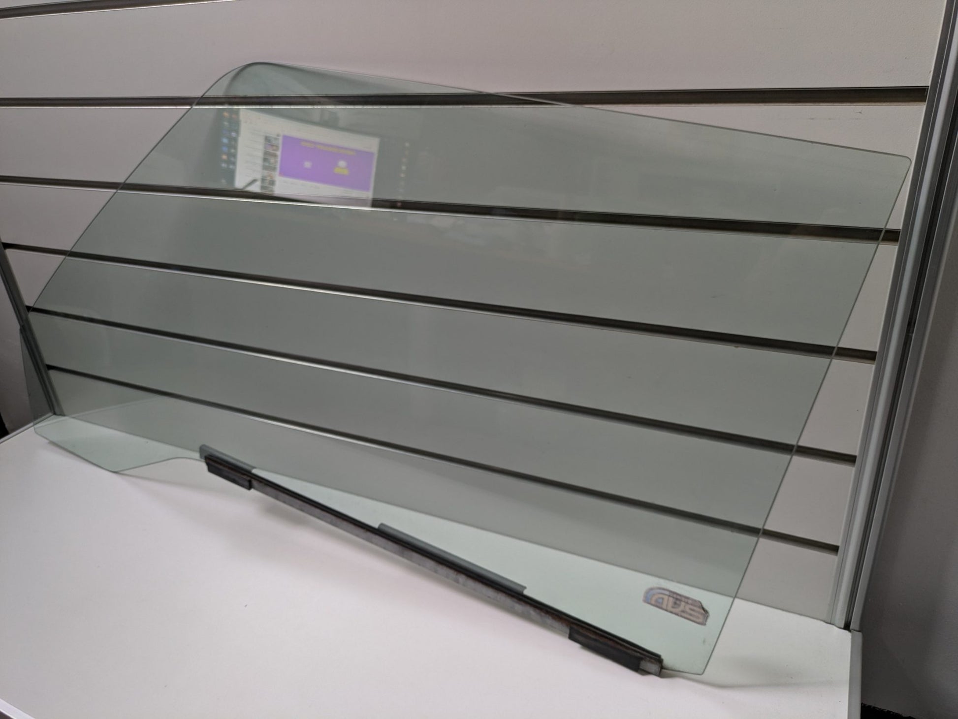 Genuine LH Front Door Glass Mitsubishi L300 1999 - 2014 Used