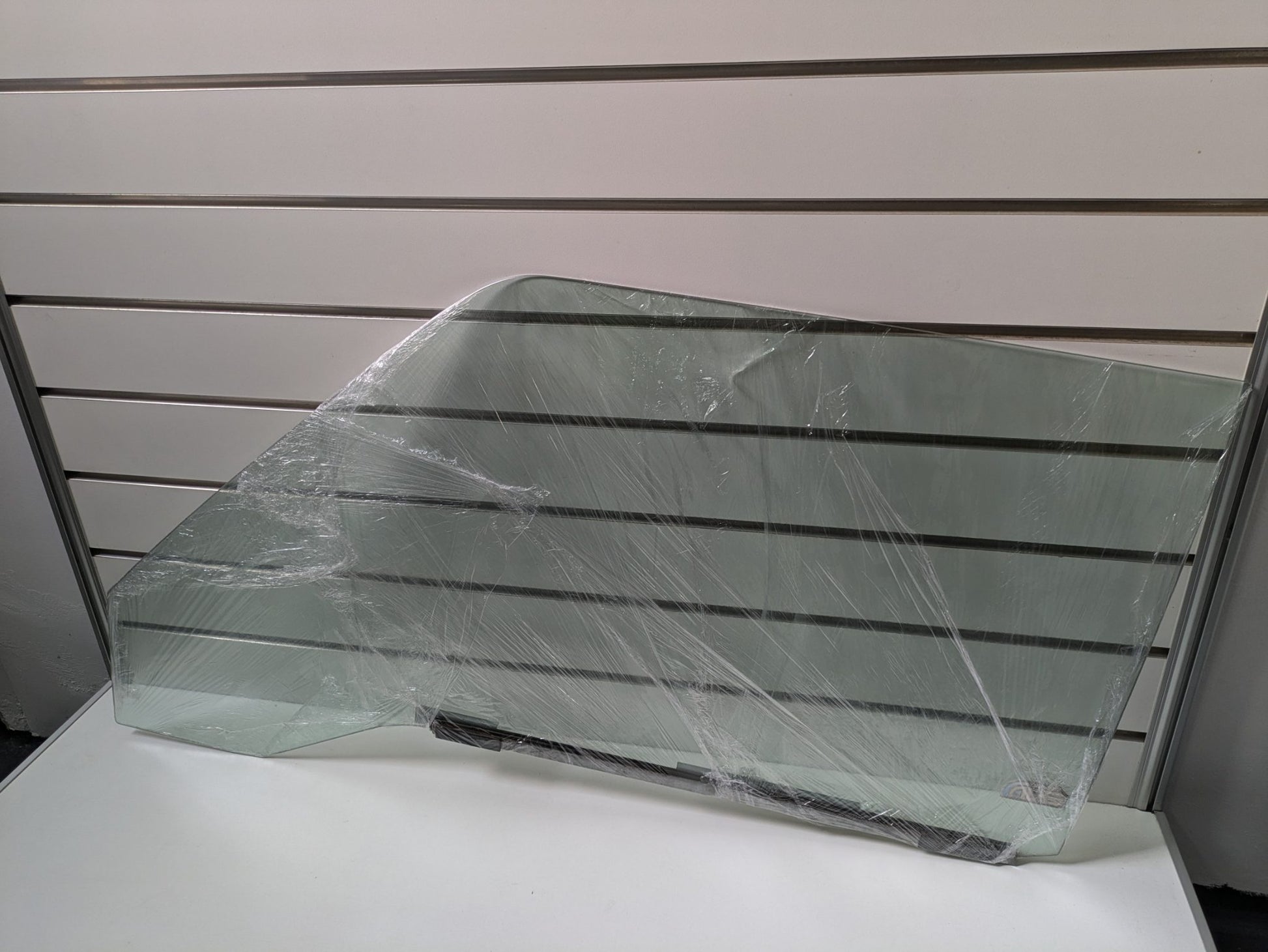 Genuine LH Front Door Glass Mitsubishi L300 1999 - 2014 Used