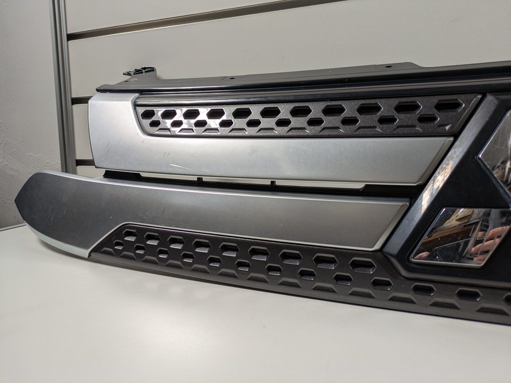 Genuine Front Bumper Grill Mitsubishi Outlander ZK ZL 2018 - 2021