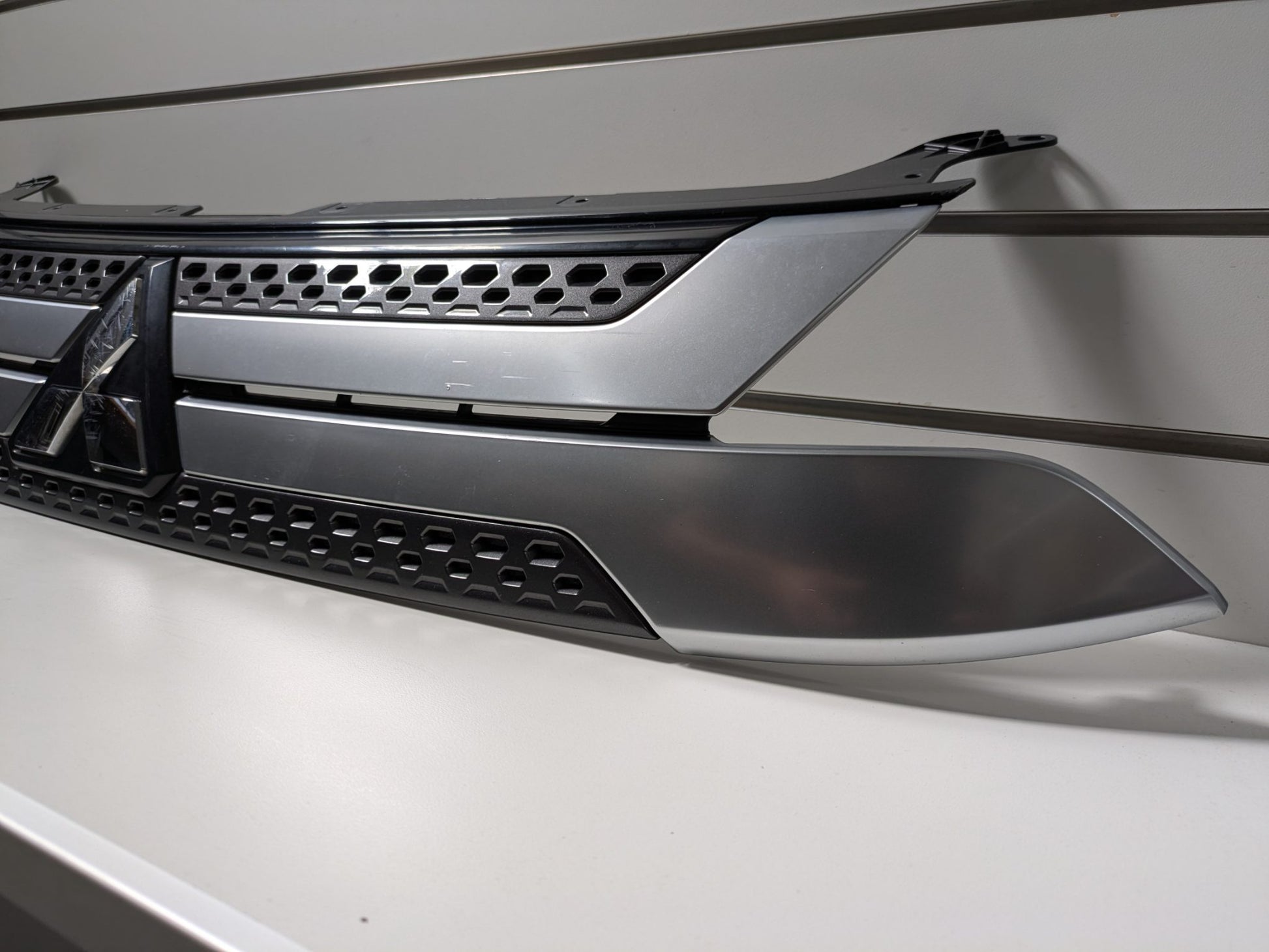 Genuine Front Bumper Grill Mitsubishi Outlander ZK ZL 2018 - 2021