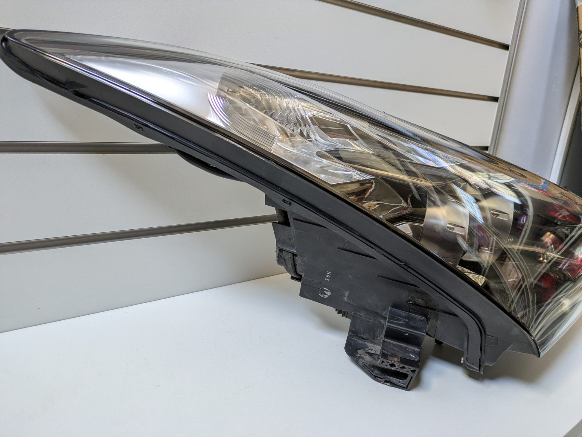 Genuine RH Headlight HID Nissan GTR R35 2007 - 2013 Used