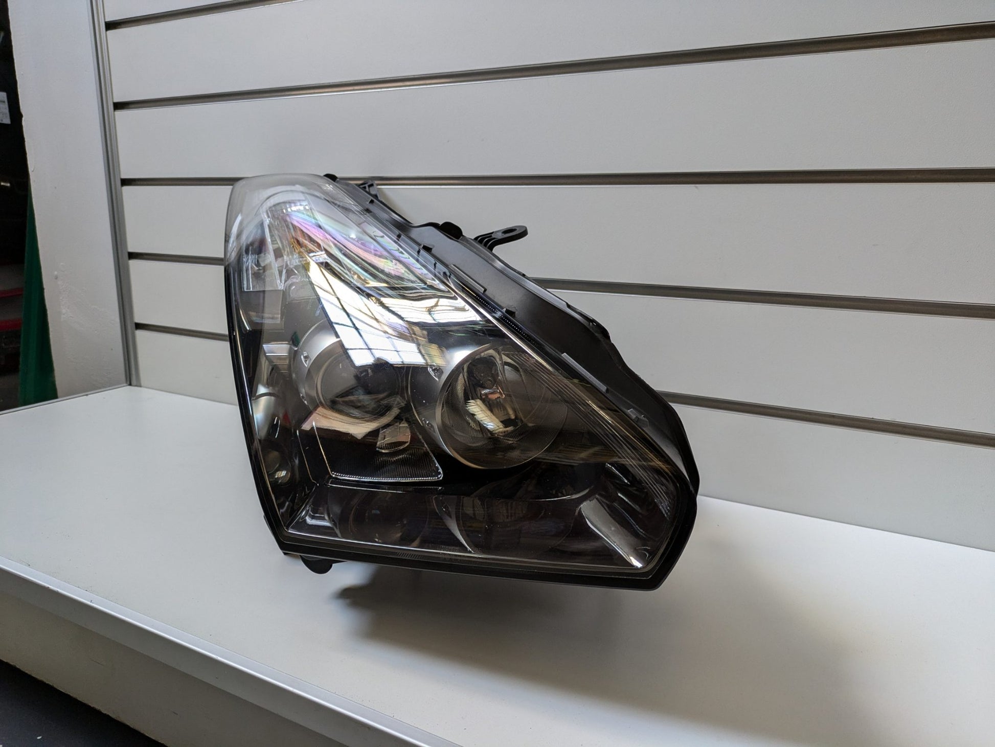 Genuine RH Headlight HID Nissan GTR R35 2007 - 2013 Used