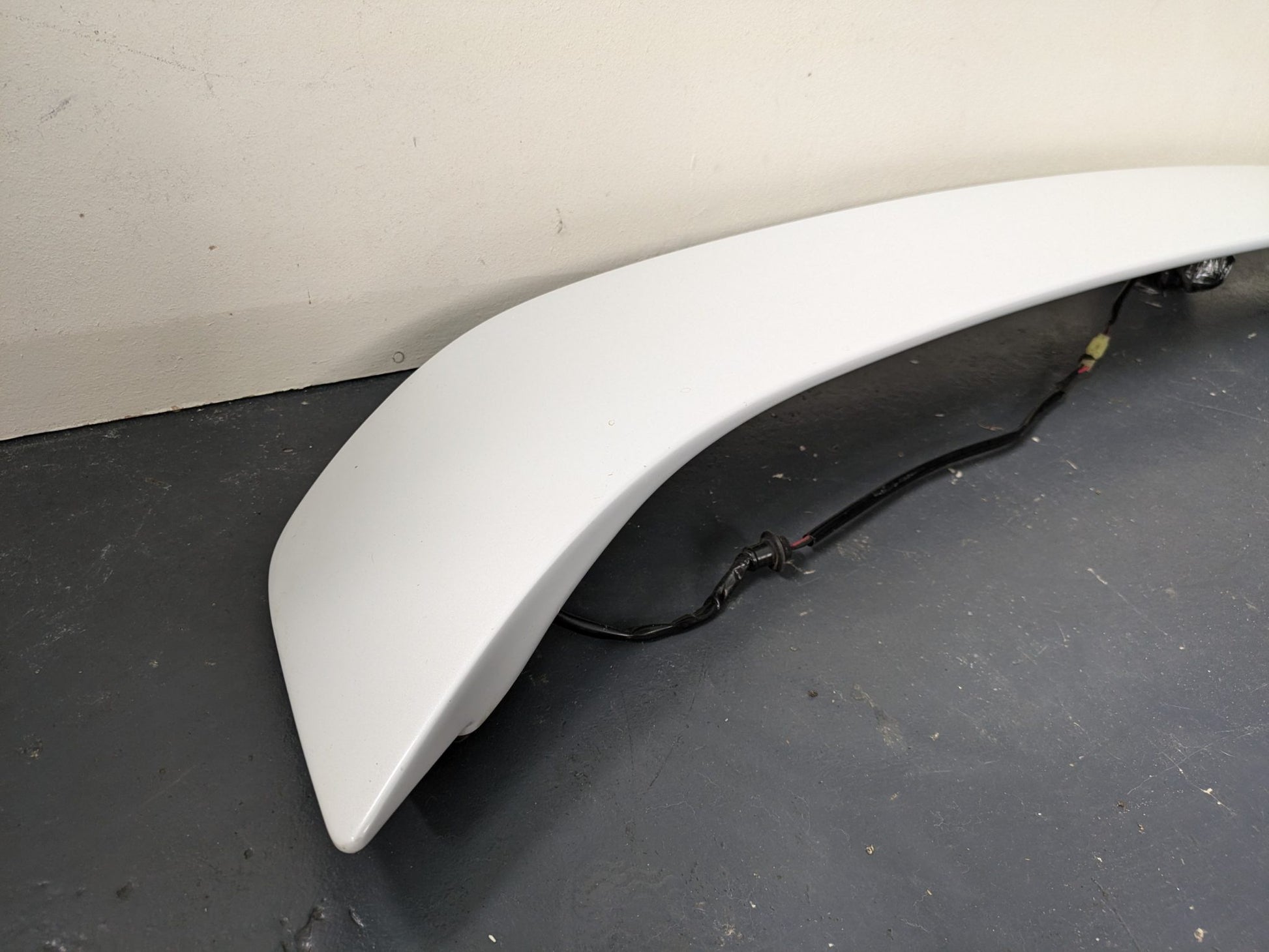Genuine Rear Spoiler Wing Nissan Gloria Gran Turismo Y33 1995 -1999 Used