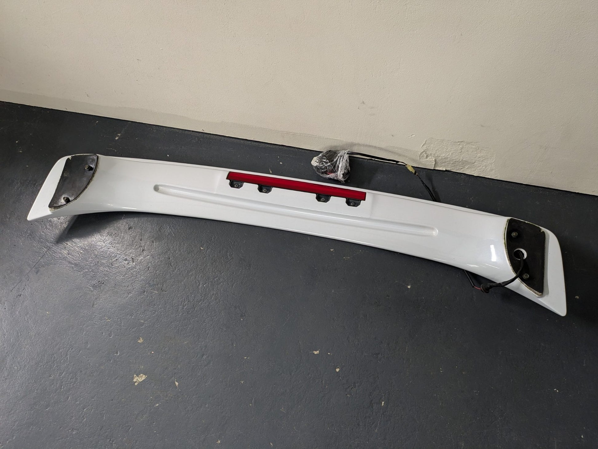 Genuine Rear Spoiler Wing Nissan Gloria Gran Turismo Y33 1995 -1999 Used
