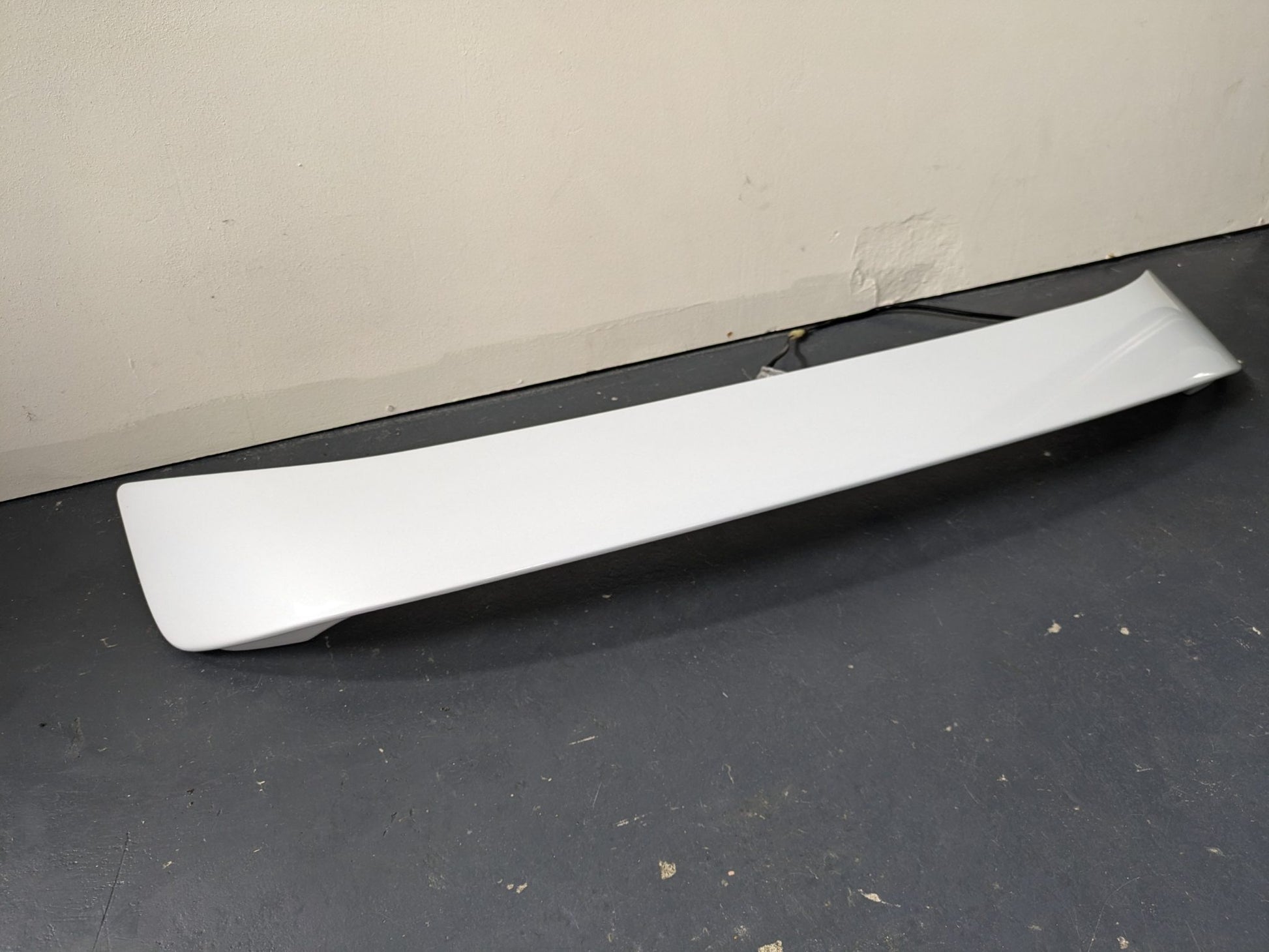 Genuine Rear Spoiler Wing Nissan Gloria Gran Turismo Y33 1995 -1999 Used