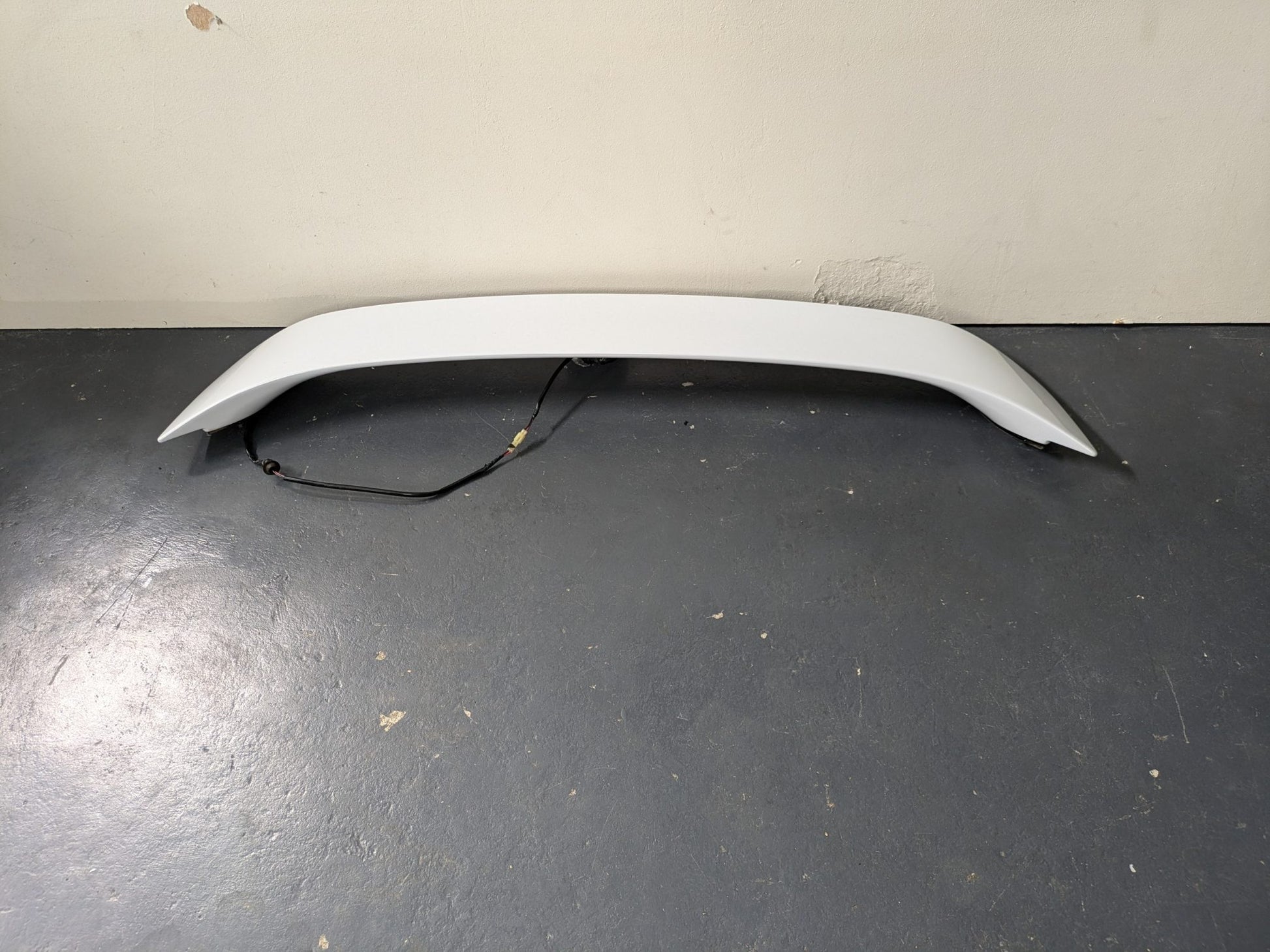 Genuine Rear Spoiler Wing Nissan Gloria Gran Turismo Y33 1995 -1999 Used
