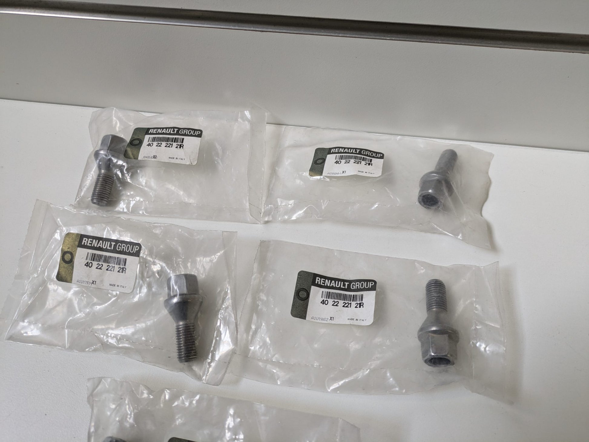 Genuine Renault Wheel Bolt Nissan & Renault Megane, Zoe, Lutecia, Kangoo, Sandero New