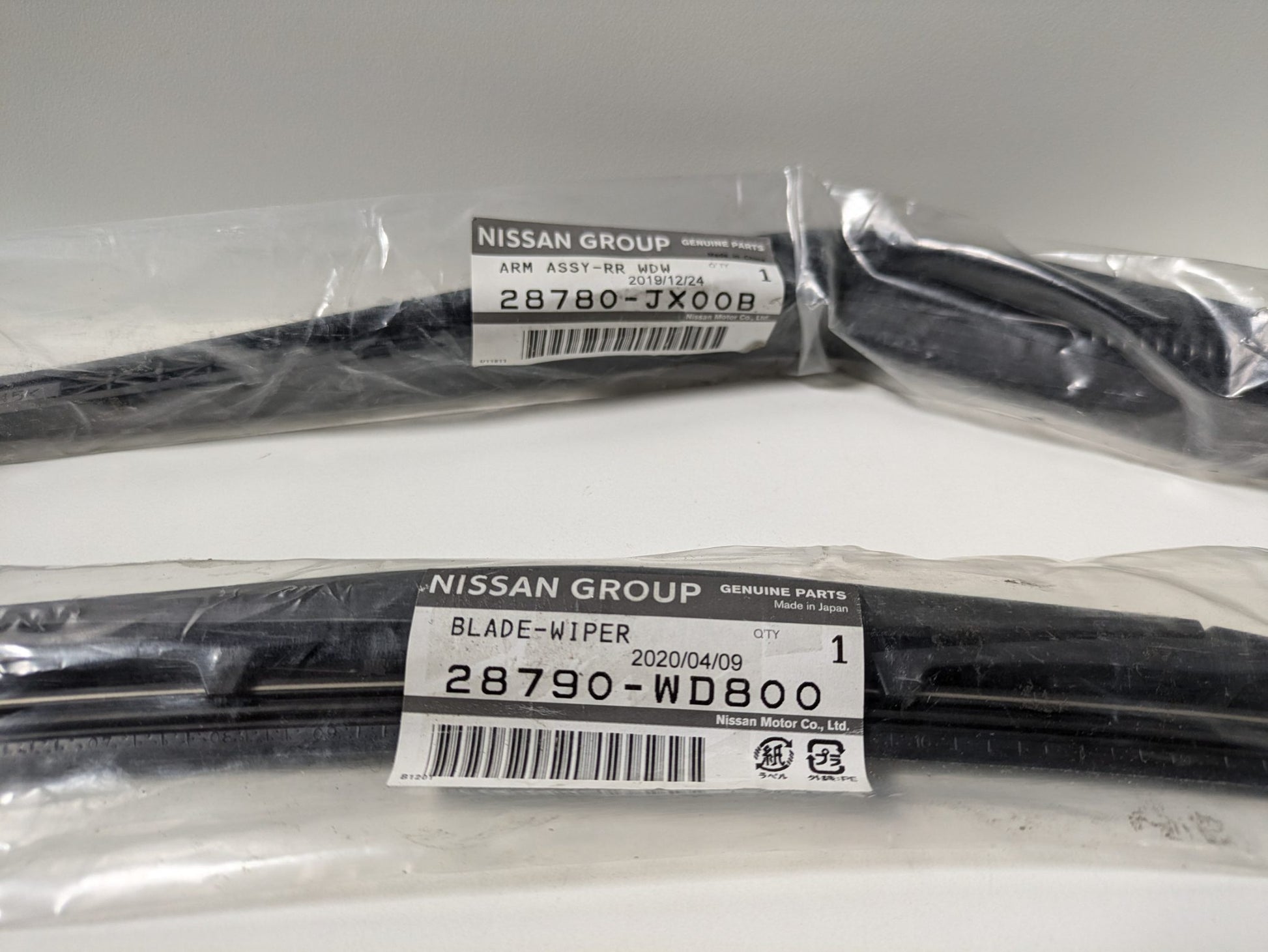 Genuine Windshield Stalk Arm & Blade Nissan Serena C26 2010 - 2016 New