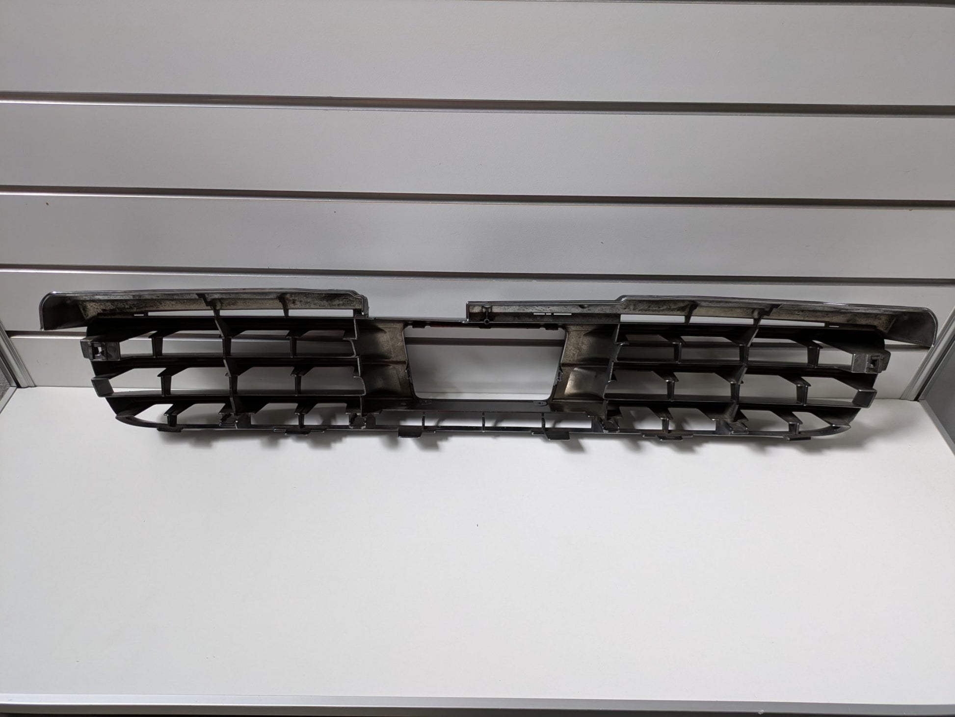 Genuine Front Bumper Grill Nissan Stagea M35 2001 - 2007 Used