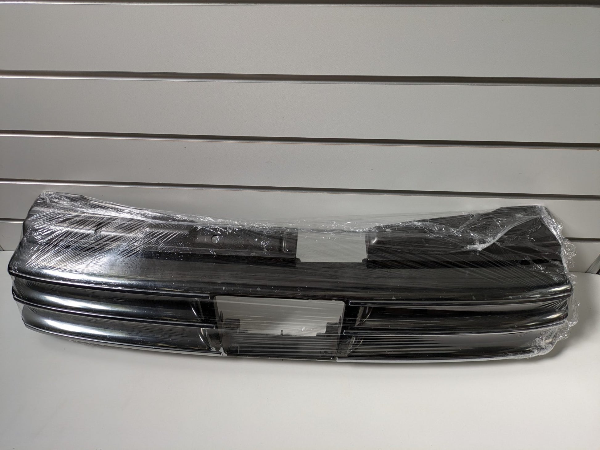Genuine Front Bumper Grill Nissan Stagea M35 2001 - 2007 Used