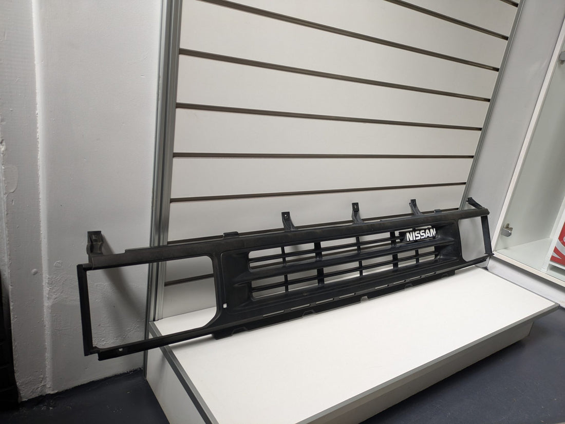 Genuine Front Bumper Grill Nissan Terrano Pathfinder D21 1990 - 1995 Used
