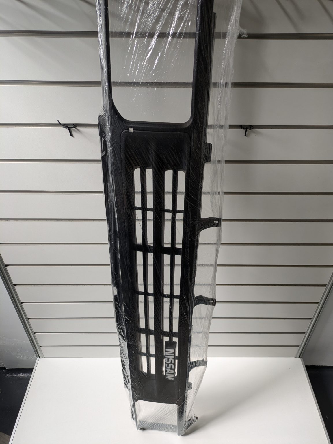 Genuine Front Bumper Grill Nissan Terrano Pathfinder D21 1990 - 1995 Used