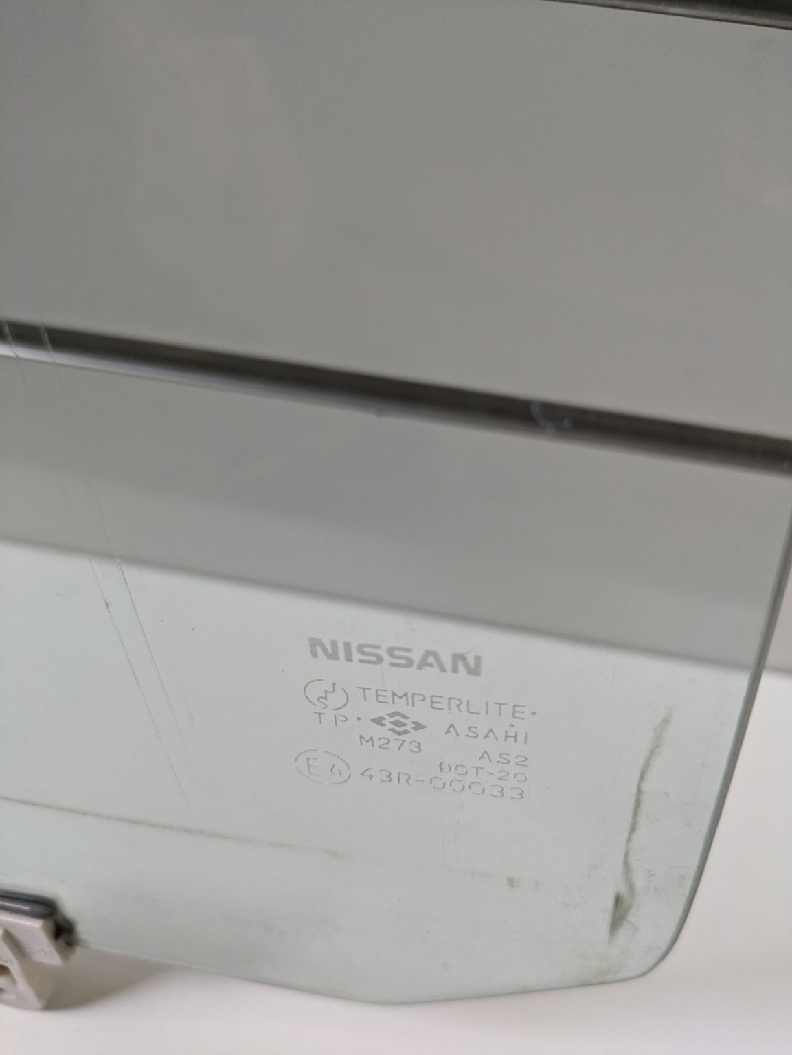 Genuine LH Rear Door Glass Nissan Terrano Pathfinder D21 1990 - 1995 Used