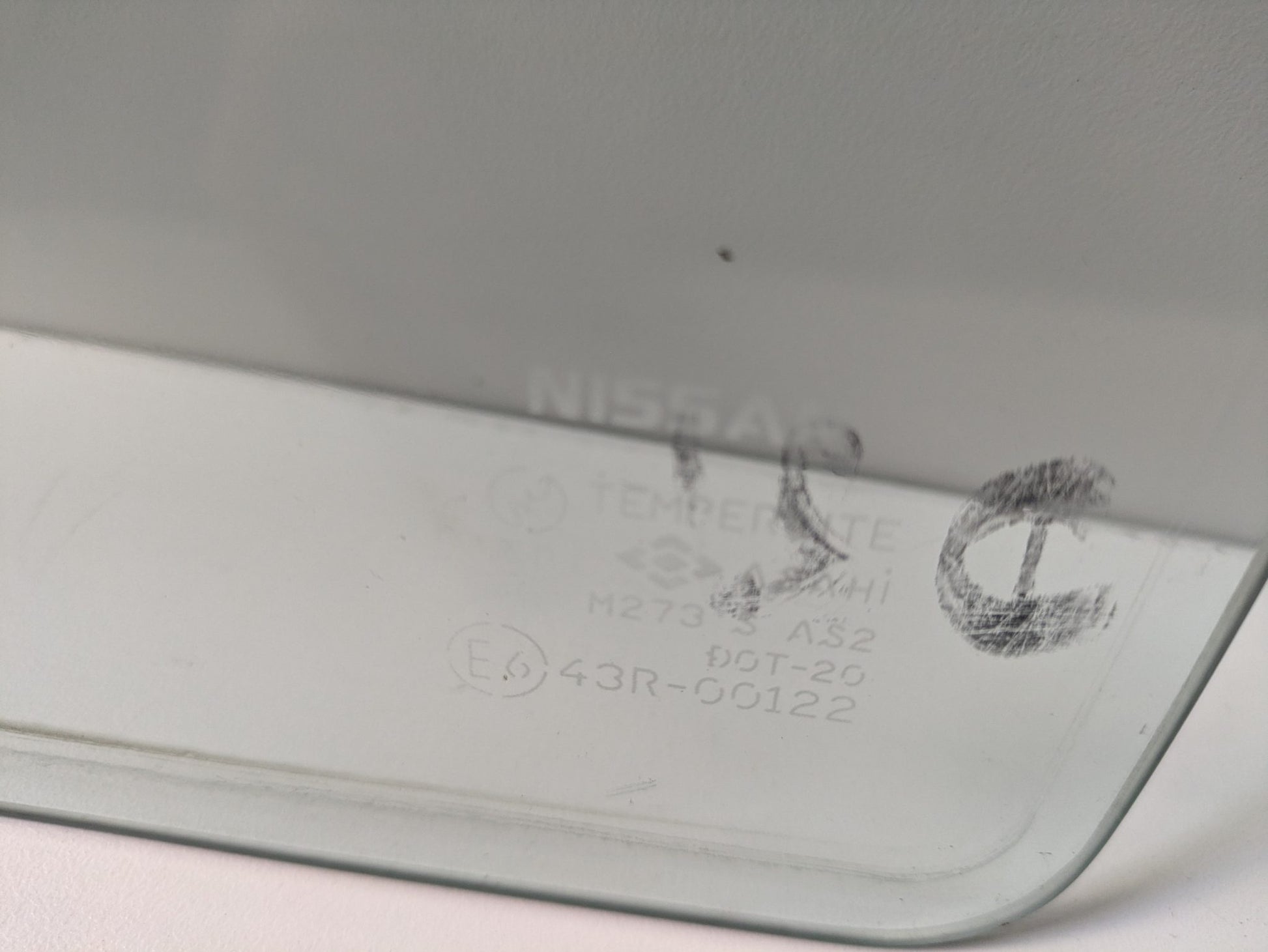 Genuine RH Quarter Glass Nissan Terrano Pathfinder D21 1990 - 1995 Used