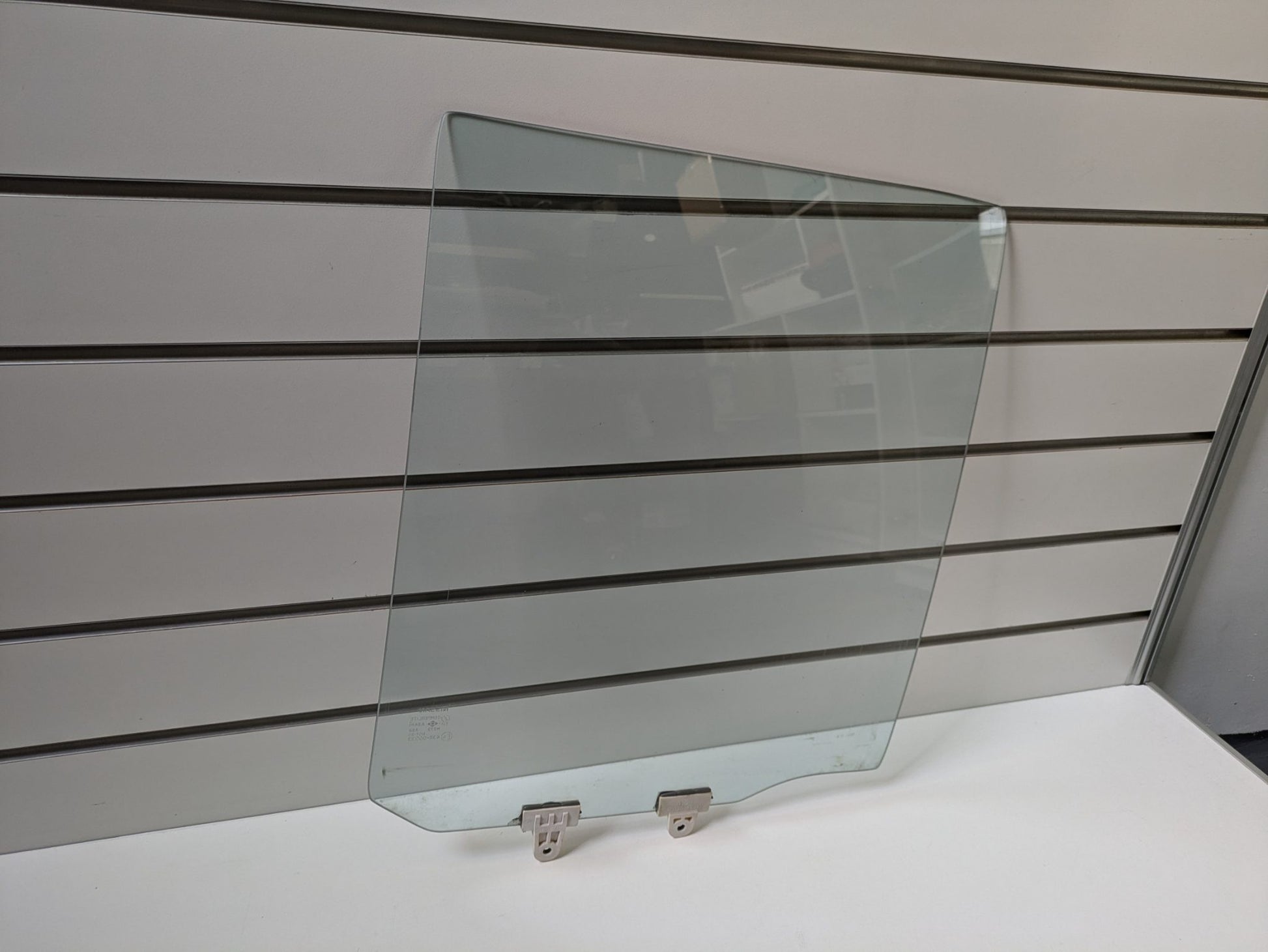 Genuine RH Rear Door Glass Nissan Terrano Pathfinder D21 1990 - 1995 Used