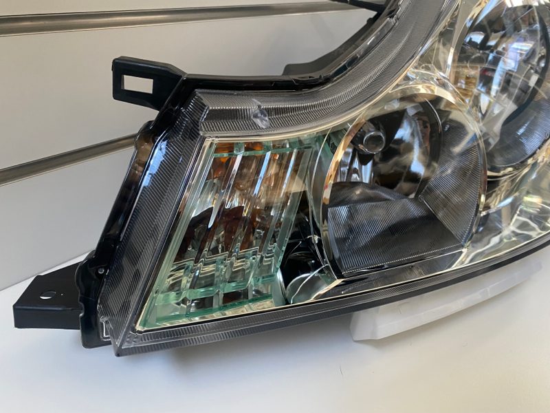 Genuine LH Headlight Nissan Wingroad Y12 2005-2012 New