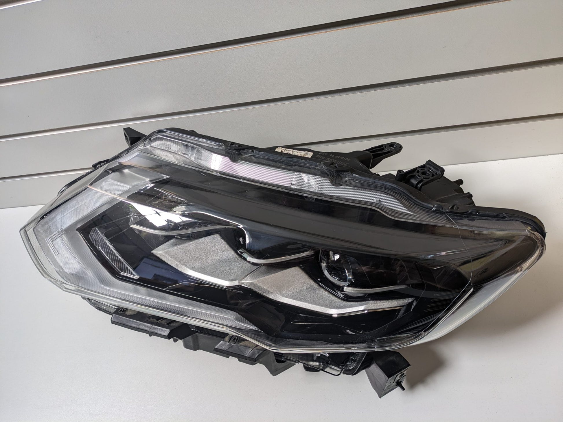 Aftermarket LH HID Headlight Nissan X-Trail (LHD) T32 2017 - 2023 Used