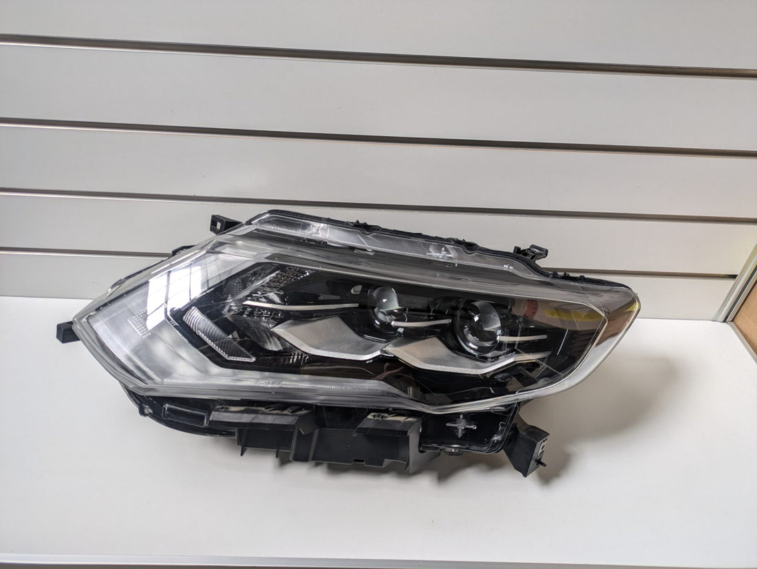 Aftermarket LH HID Headlight Nissan X-Trail (LHD) T32 2017 - 2023 Used