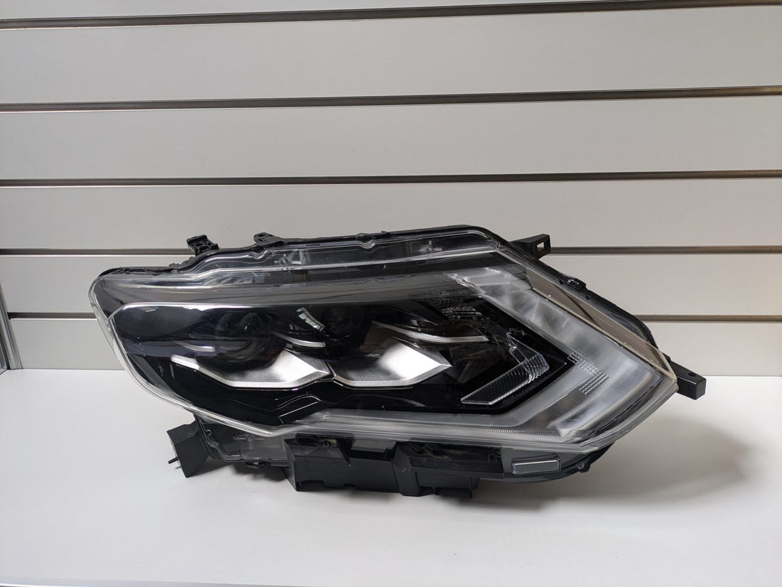 Aftermarket RH HID Headlight Nissan X-Trail (LHD) T32 2017 - 2023 Used