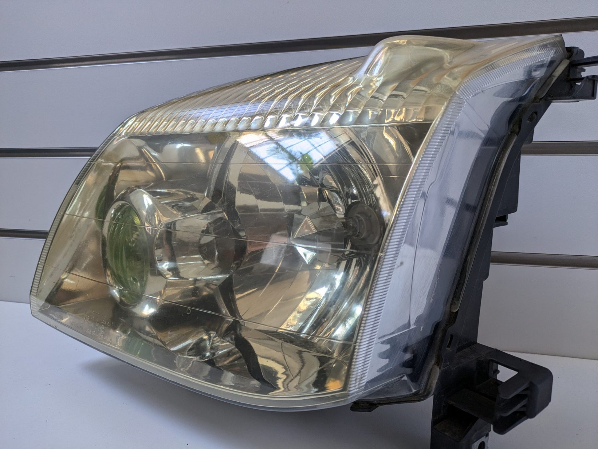 Genuine LH Headlight Nissan X-Trail T30 Pre Facelift 2003 - 2007 Used