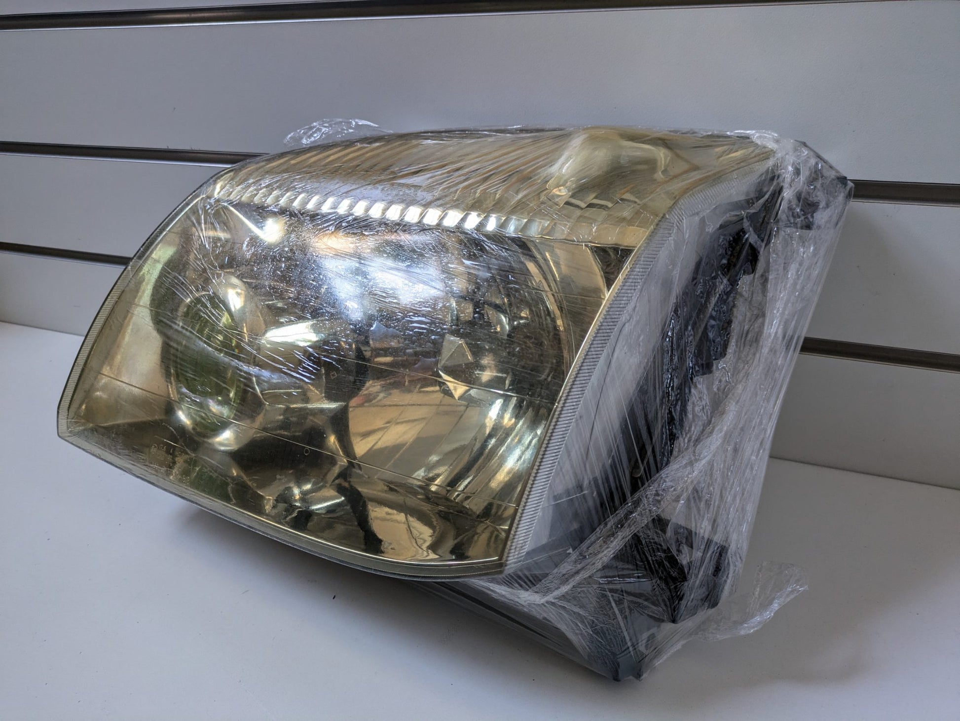 Genuine LH Headlight Nissan X-Trail T30 Pre Facelift 2003 - 2007 Used