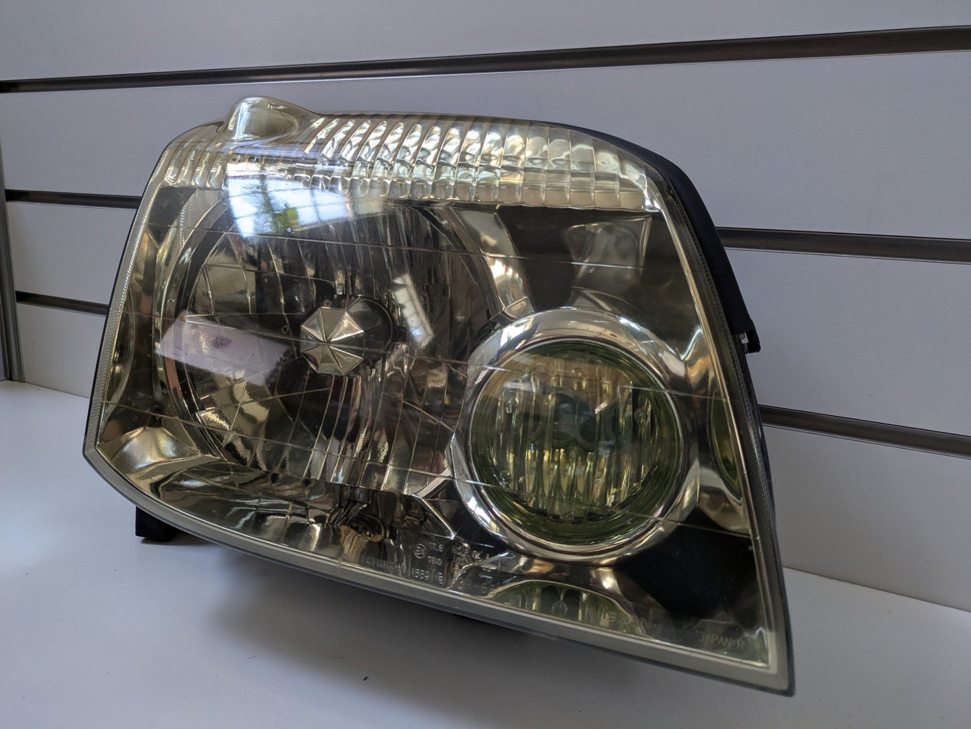 Genuine RH Headlight Nissan X-Trail T30 Pre Facelift 2003 - 2007 Used