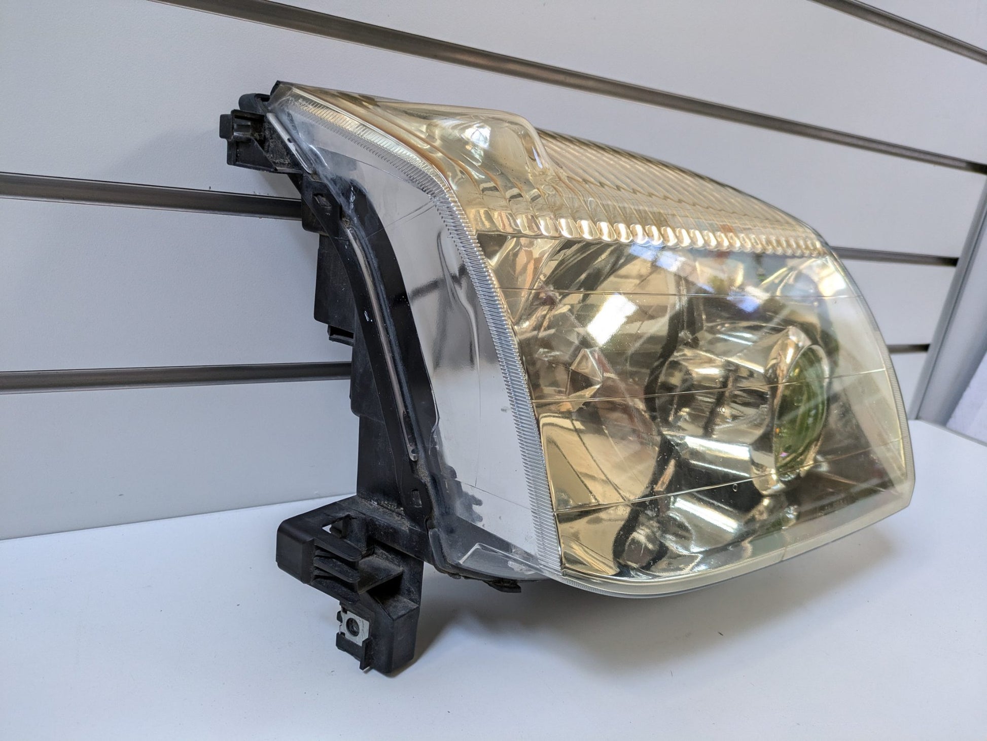 Genuine RH Headlight Nissan X-Trail T30 Pre Facelift 2003 - 2007 Used